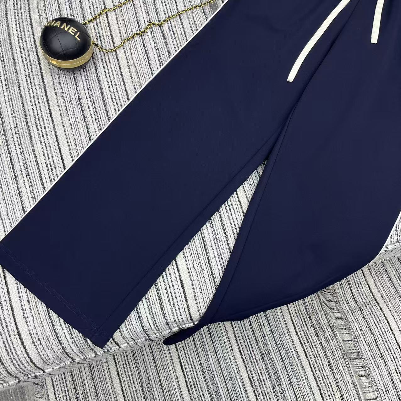 Miu Miu 2026 Short-sleeved Sweatshirt and Waist Pants Set Polyester