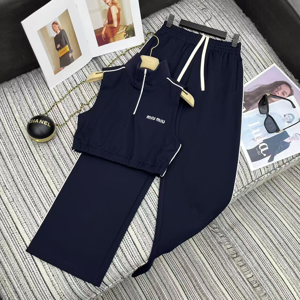 Miu Miu 2026 Short-sleeved Sweatshirt and Waist Pants Set Polyester