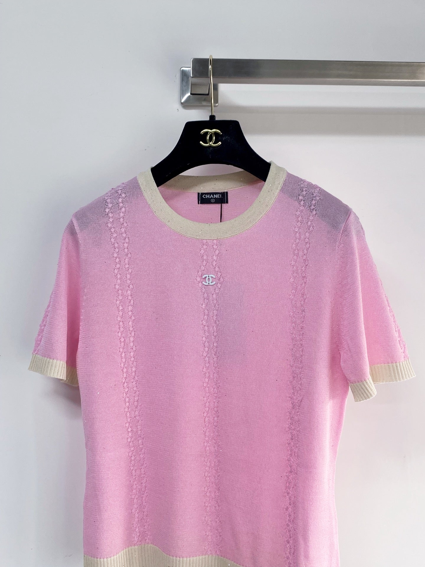 Chanel 2026 Short-sleeved T-shirt Pink Black Tencel 149474