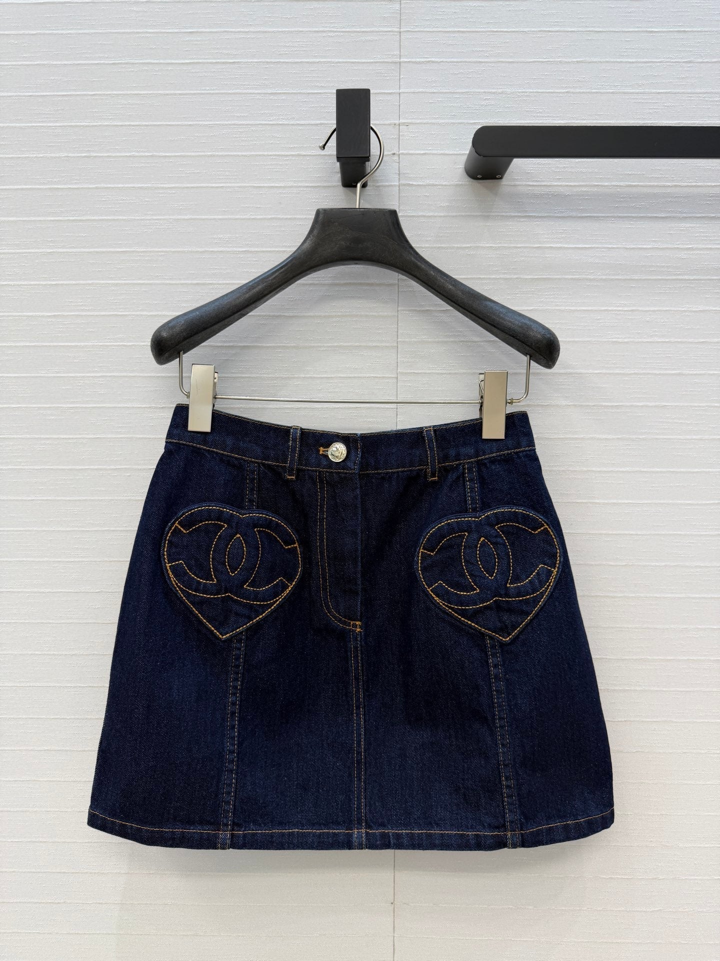 Chanel 2026 Elegant Heart-Shaped Double C Pocket Denim Set Blue Cotton 360881