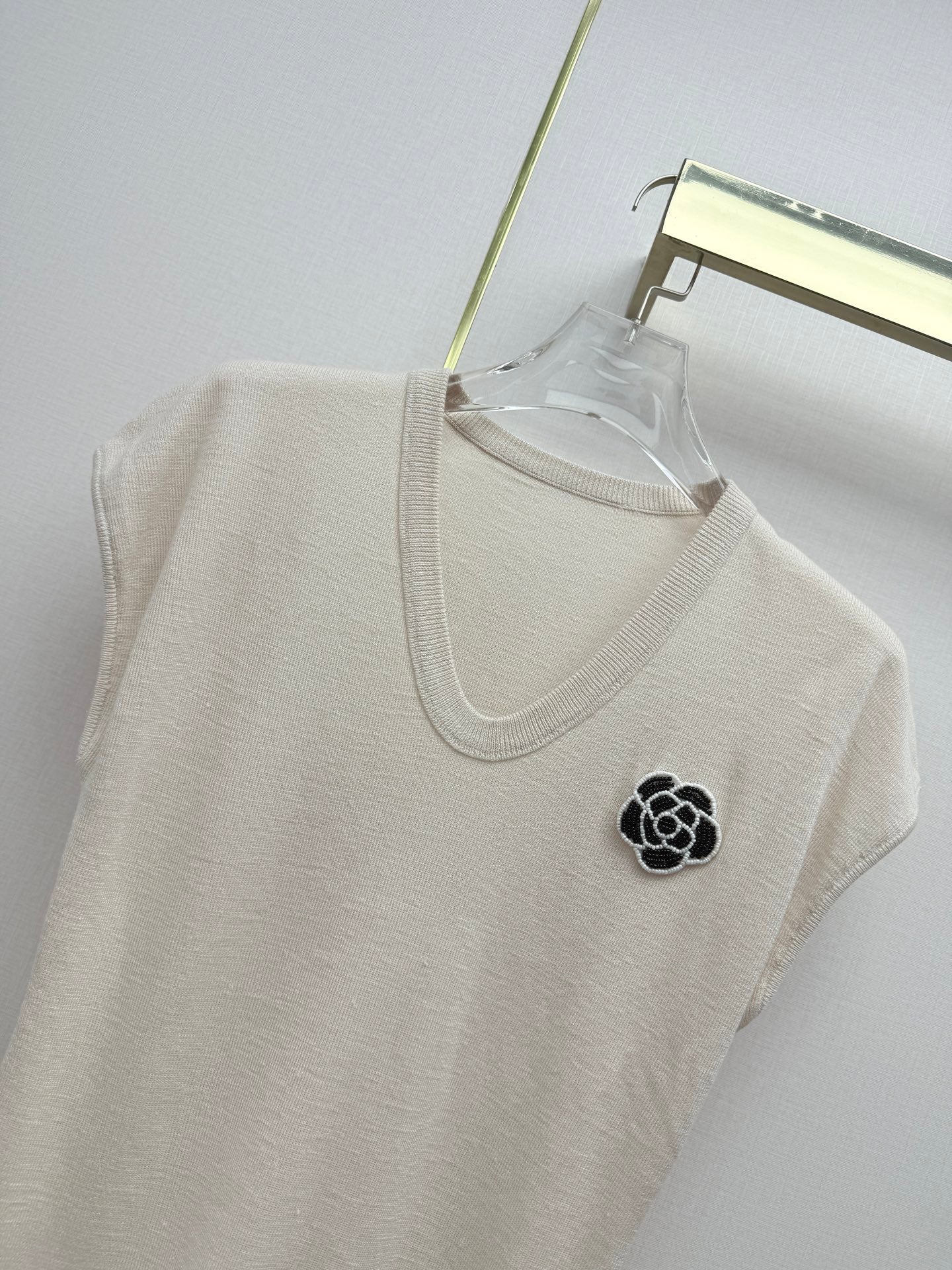Chanel 2026 U-neck Top With 3D Flower 367688