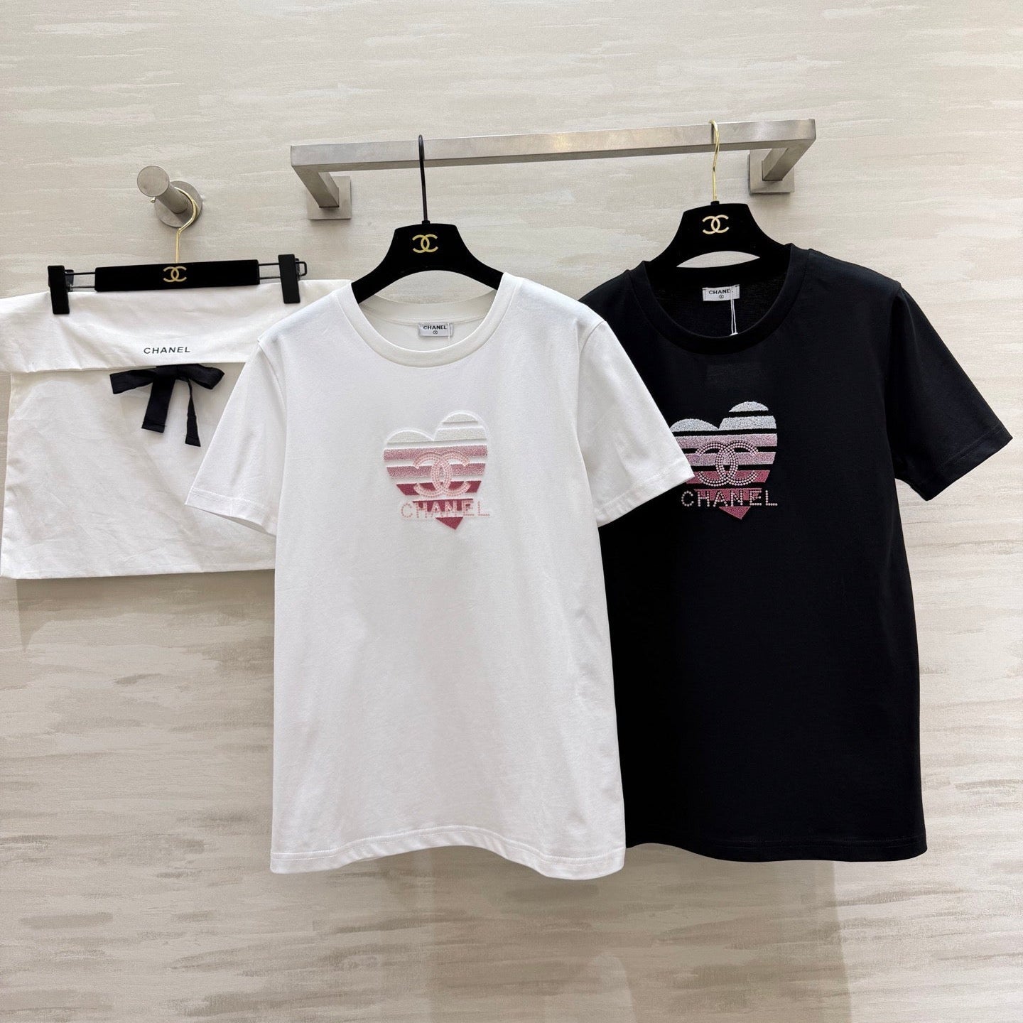 Chanel 2026 Heart Embroidered Beaded T-Shirt 191899