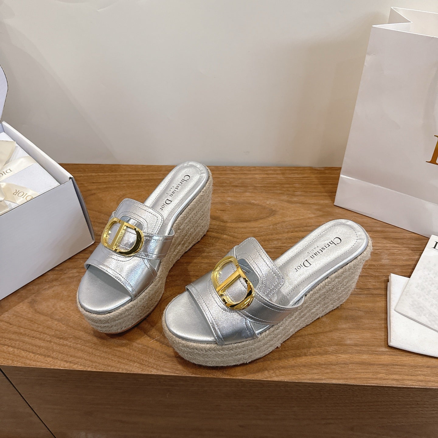 Dior 2026 CD Logo Wedge Sandals 95mm Straw Leather 911783