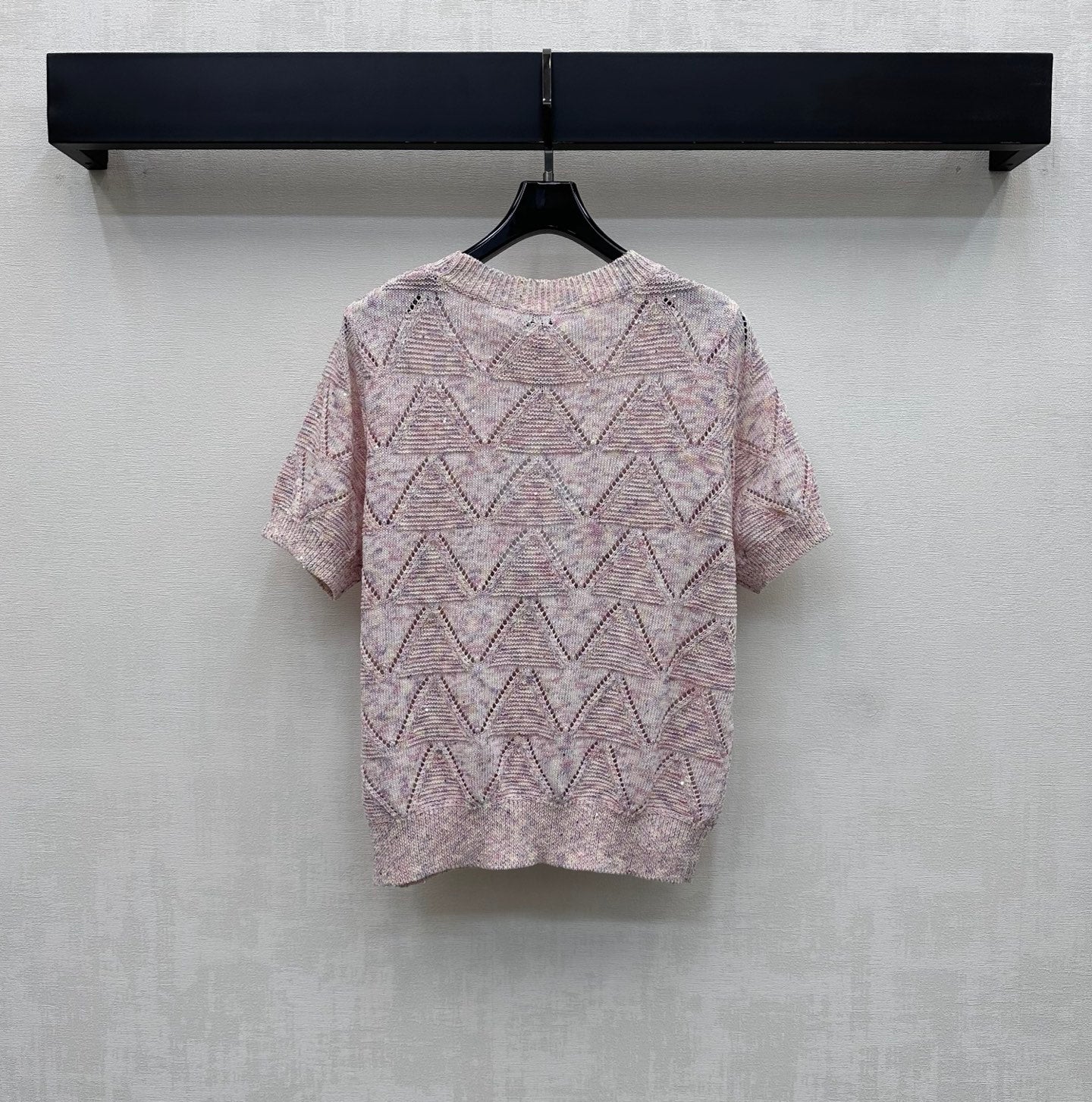 Chanel 2026 Wool Short-sleeved Knit Top With Metallic Logo 374878