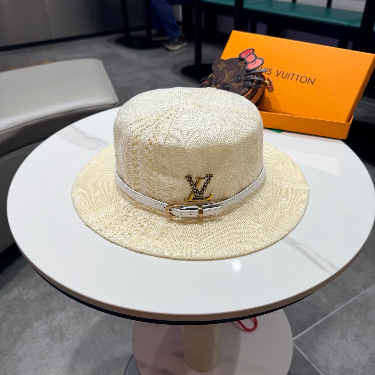 Louis Vuitton  Hollow-Out Flat Top Knit Hat 219132