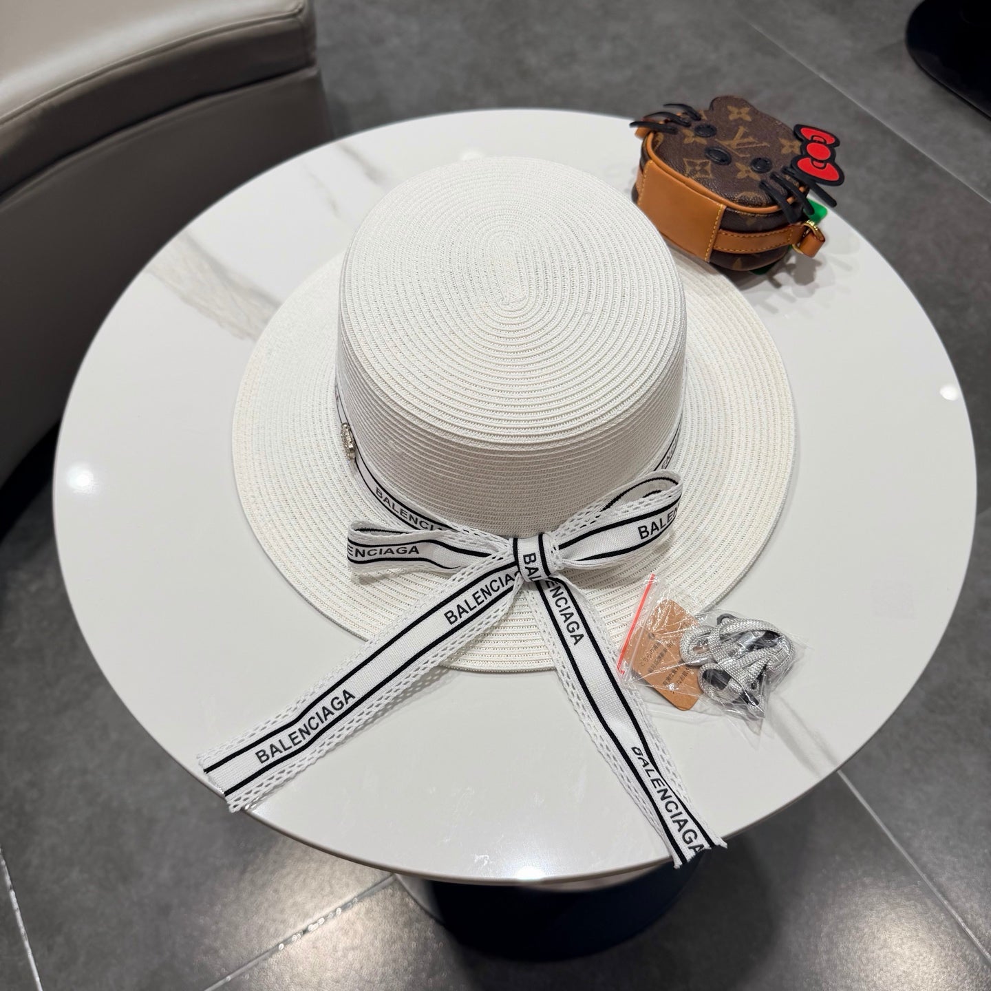 Balenciaga Flat-top Straw Hat 219134