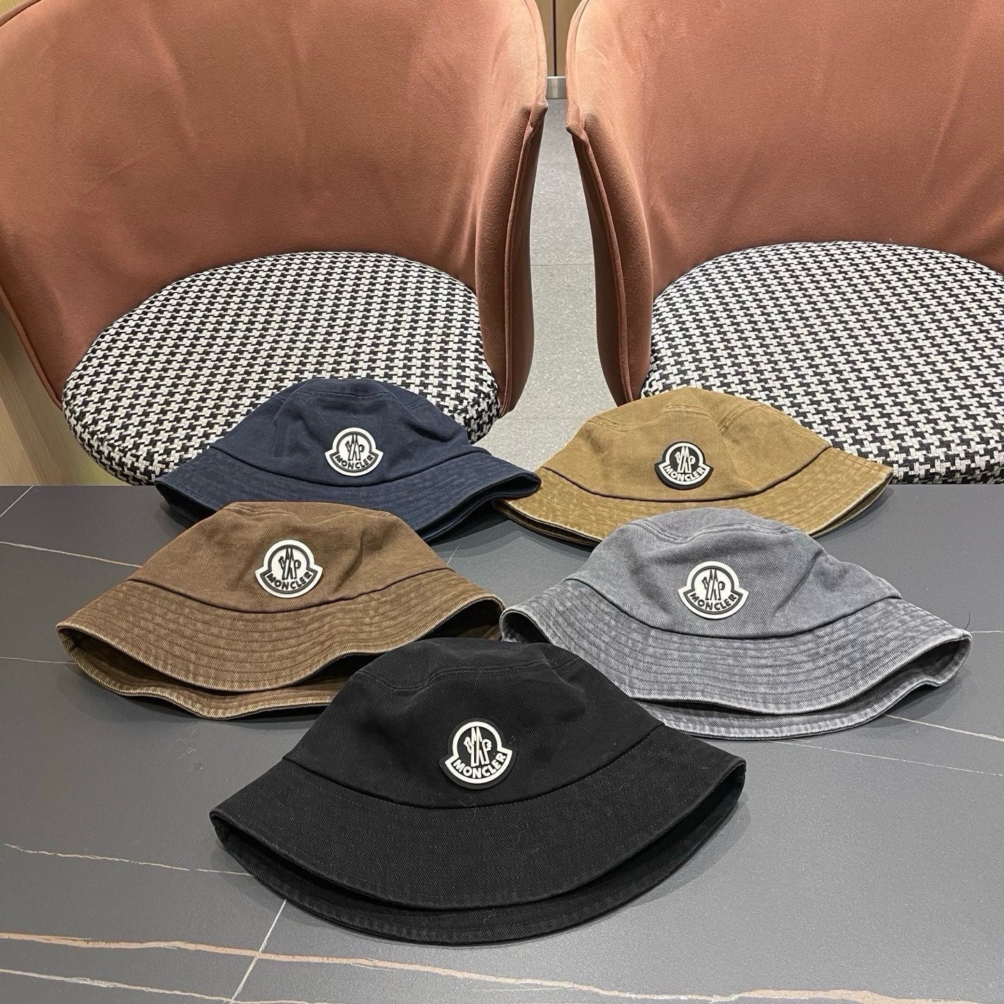 Moncler Embroidered Logo Bucket Hat 221110
