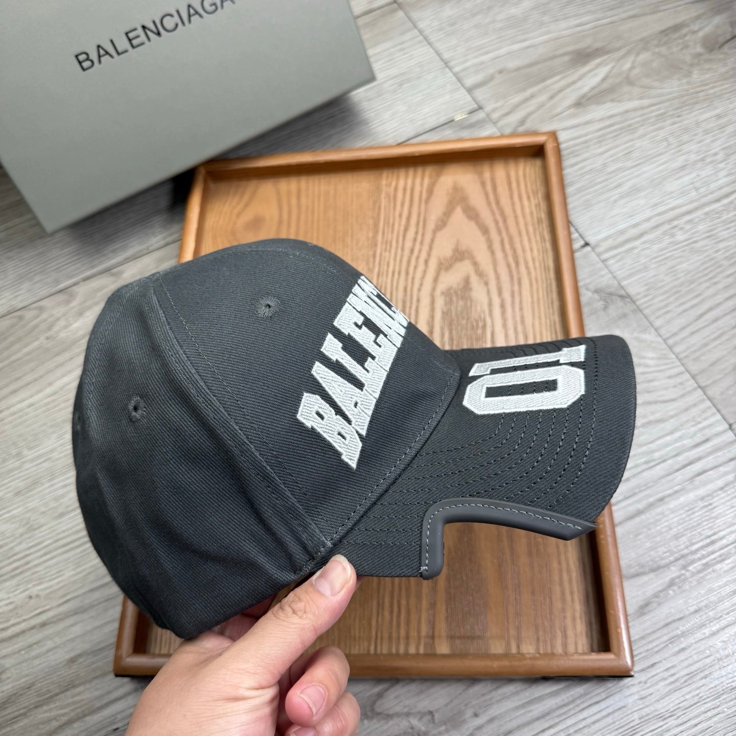 Balenciaga Logo Embroidered Baseball Cap 240587