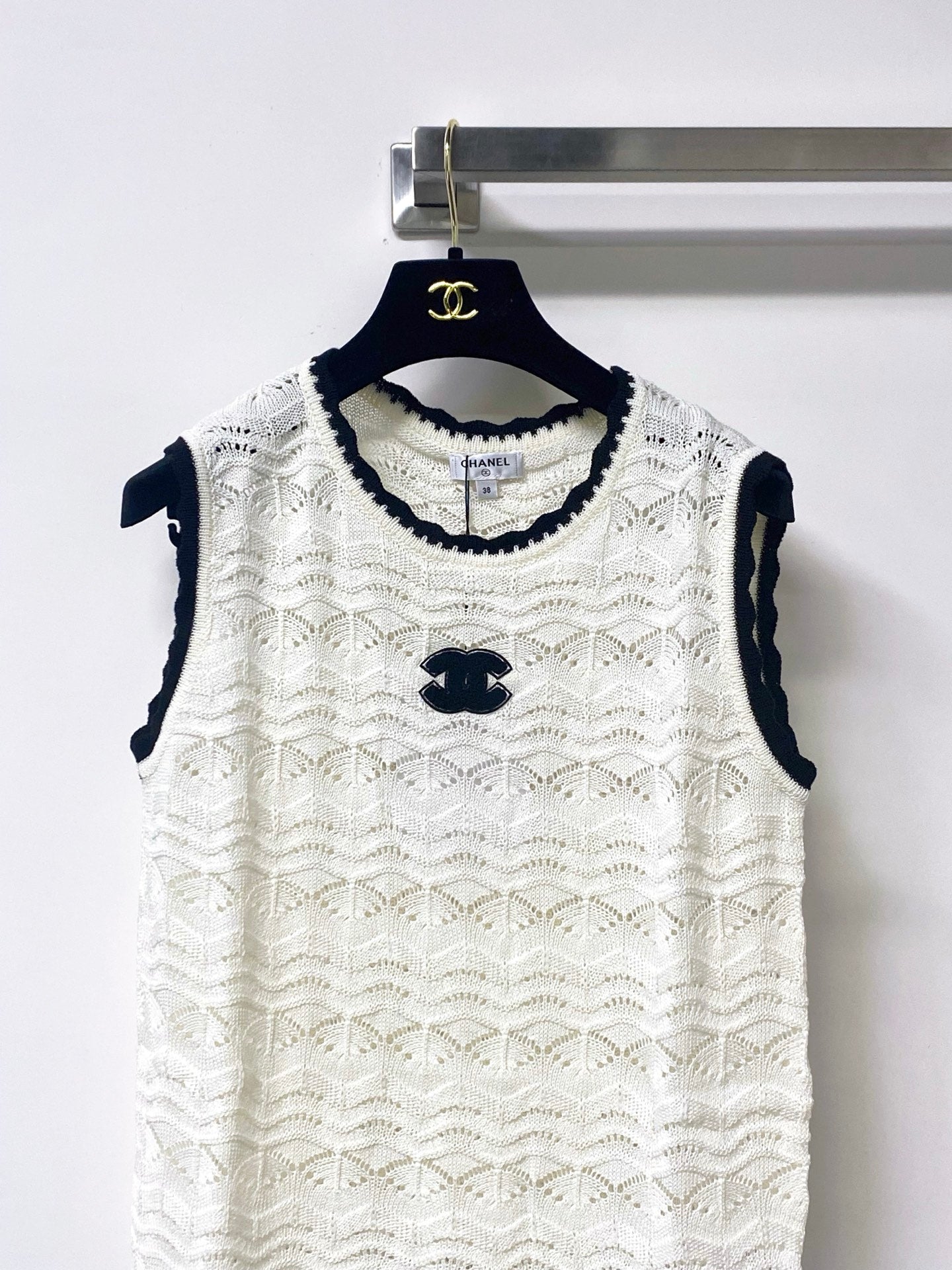 Chanel 2026 Vest With Logo Embellishment Wool Cashmere Tencel 295262