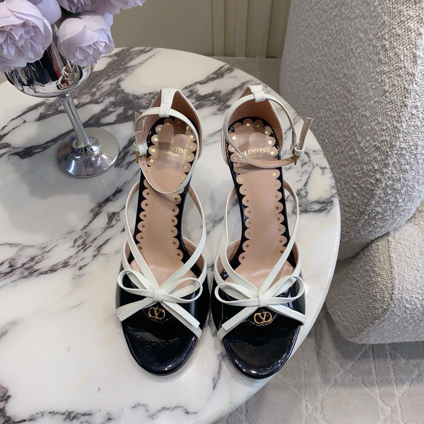VT 26s Bow-tie High Heel Sandal 85 Patent Leather 724403