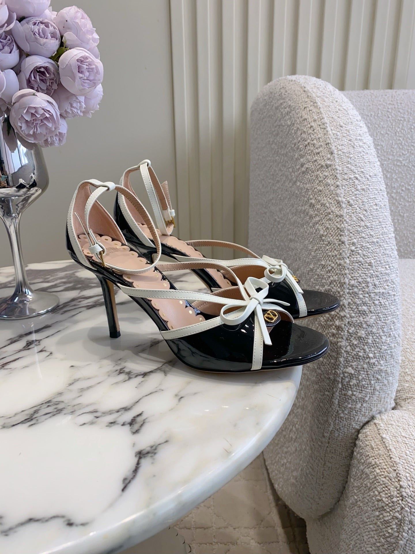 VT 26s Bow-tie High Heel Sandal 85 Patent Leather 724403