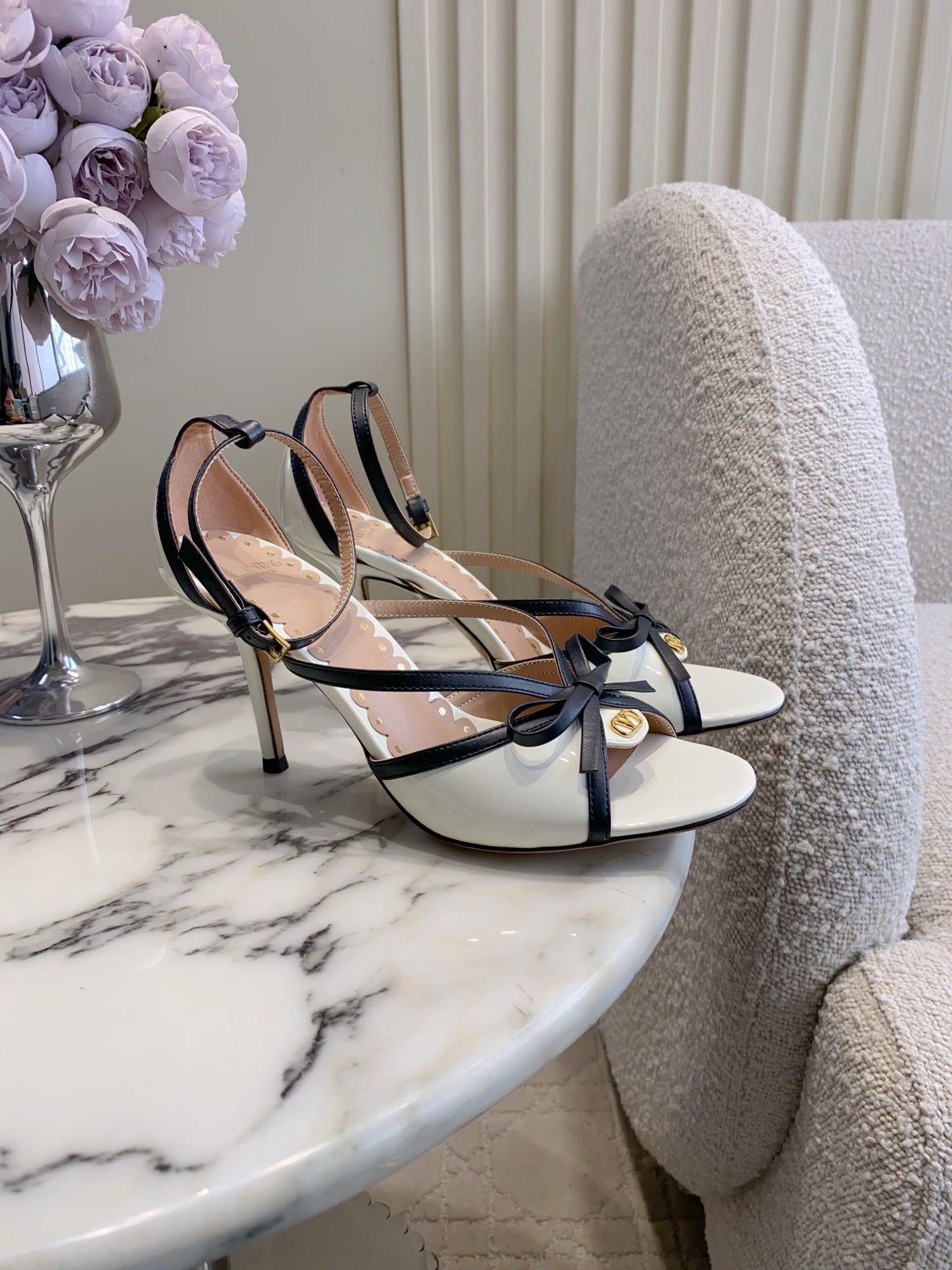VT 26s Bow-tie High Heel Sandal 85 Patent Leather 724403