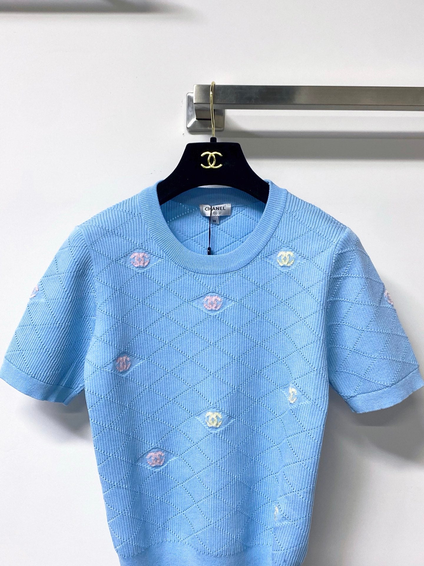 Chanel 2026 Quilted Knit Short-sleeved Shirt Wool Cashmere Tencel 310325