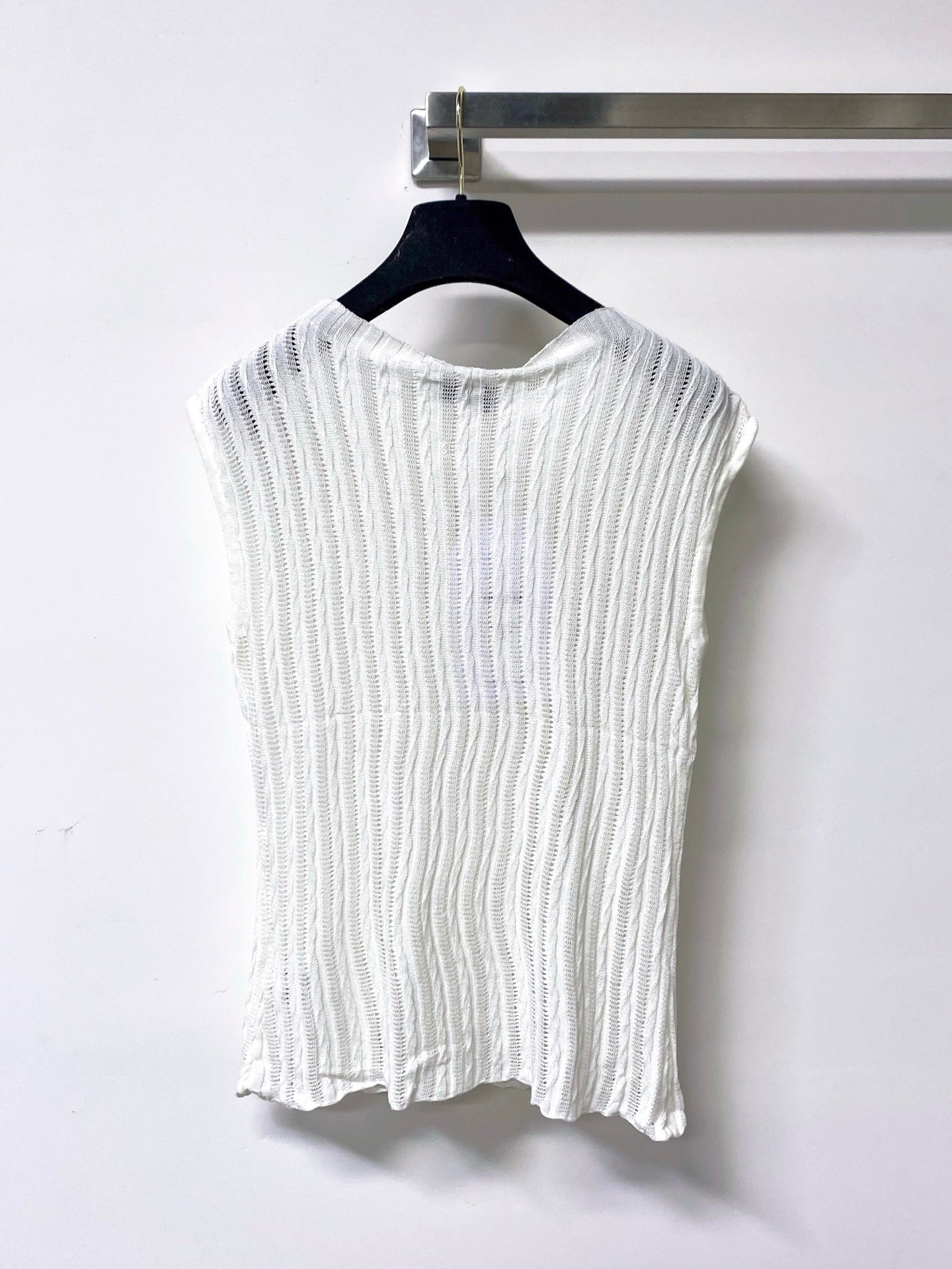 Chanel 2026 Sleeveless Knit Top CC Logo Tencel 310305