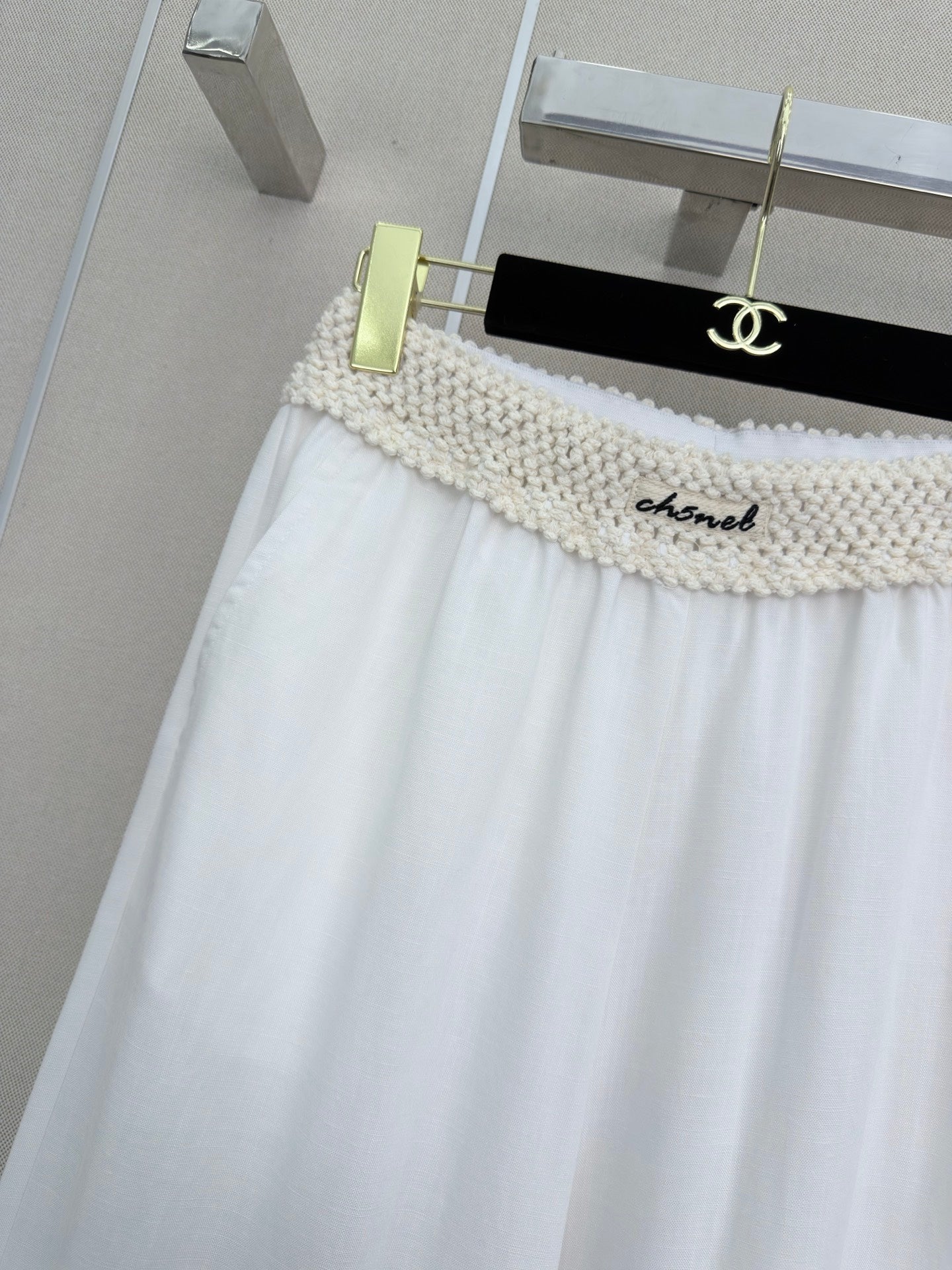Chanel 2026 Wide-leg Trousers With Unique Waist Tencel Linen 377055