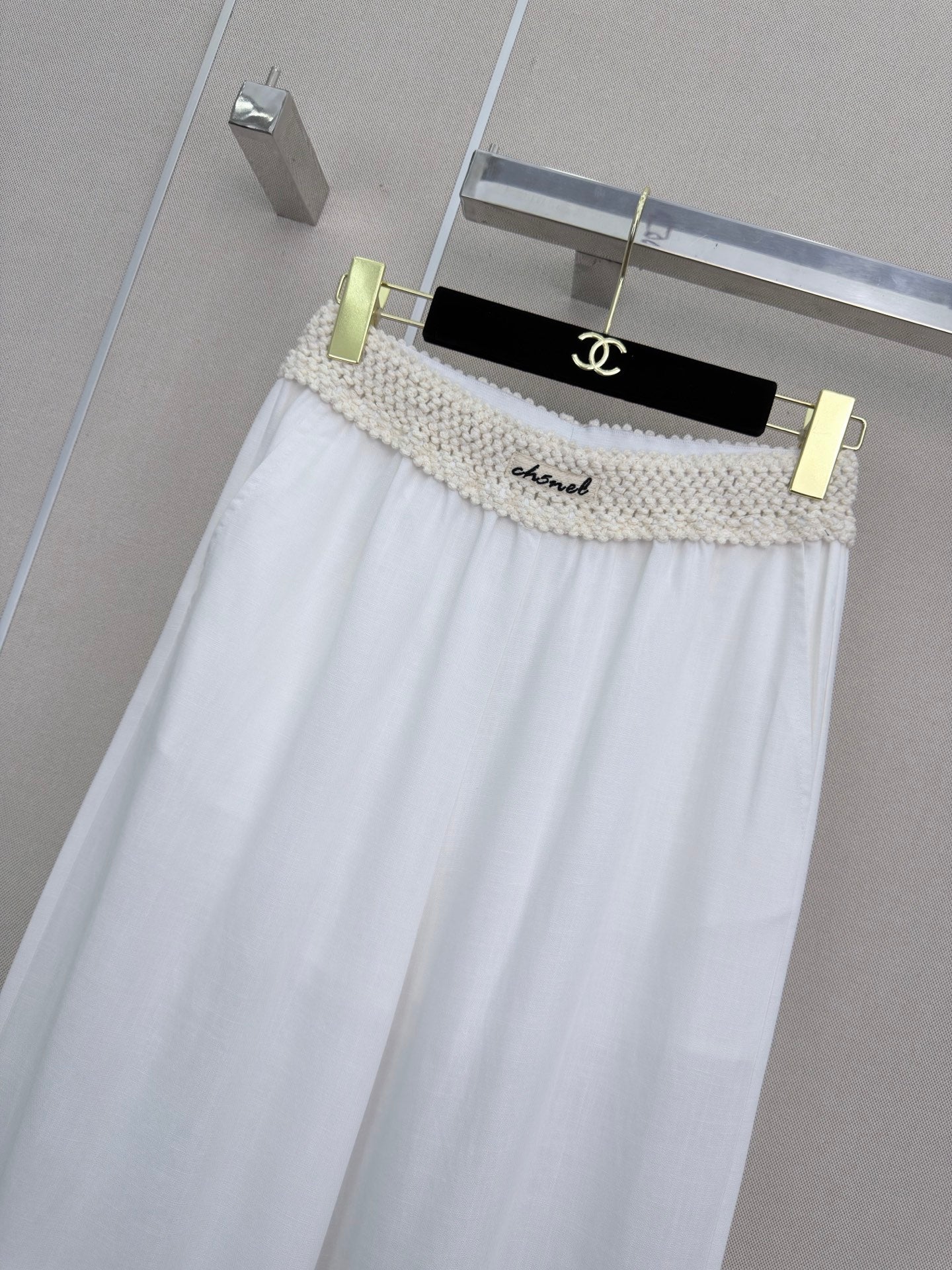 Chanel 2026 Wide-leg Trousers With Unique Waist Tencel Linen 377055
