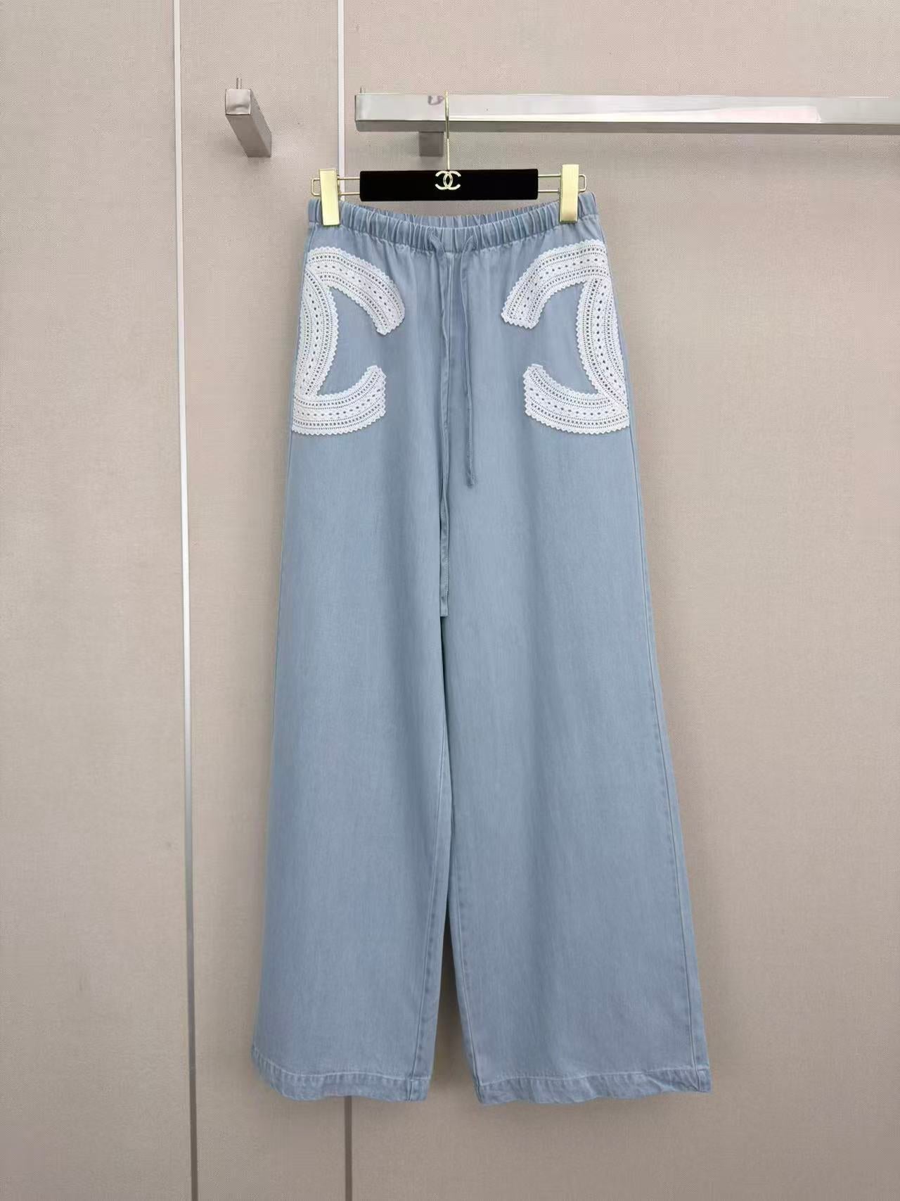 Chanel 2026 Denim Wide-leg Pants With Openwork Floral Cotton 358402