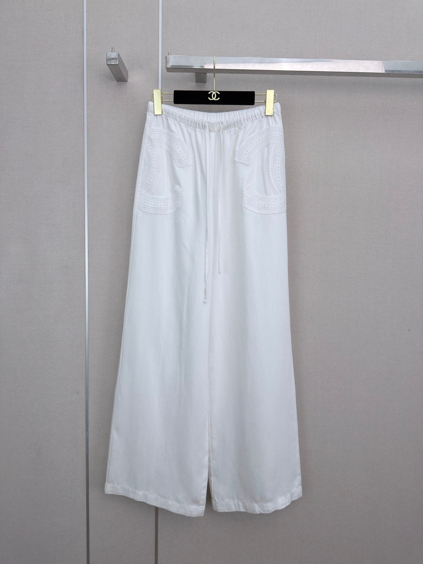 Chanel 2026 Denim Wide-leg Pants With Openwork Floral Cotton 358402