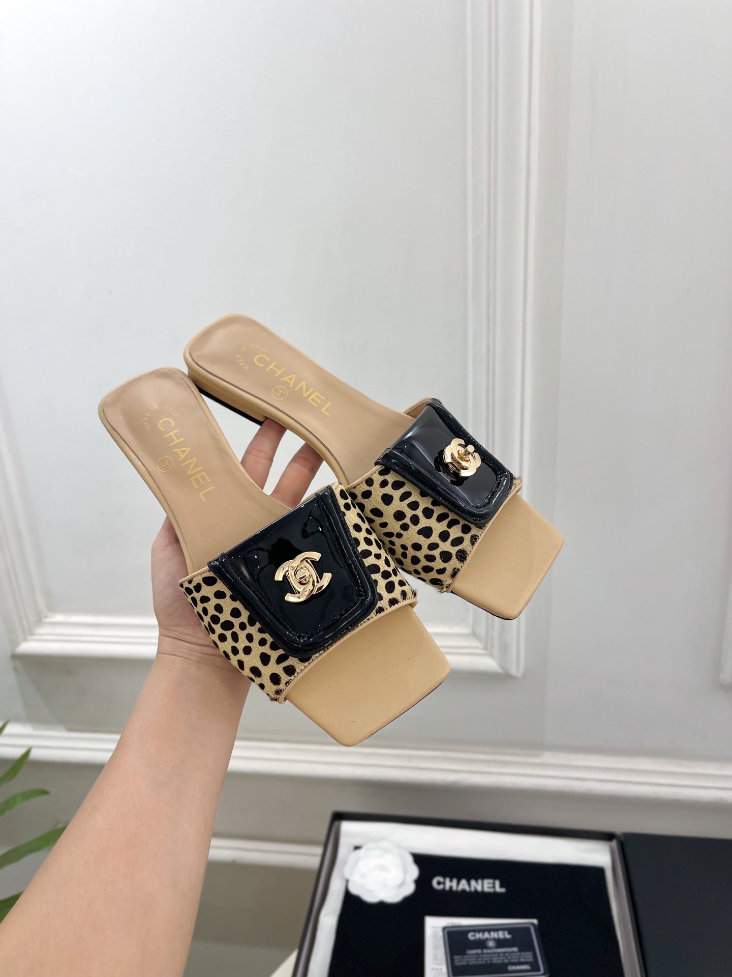 CC 2026 Mule Calfskin Raffia