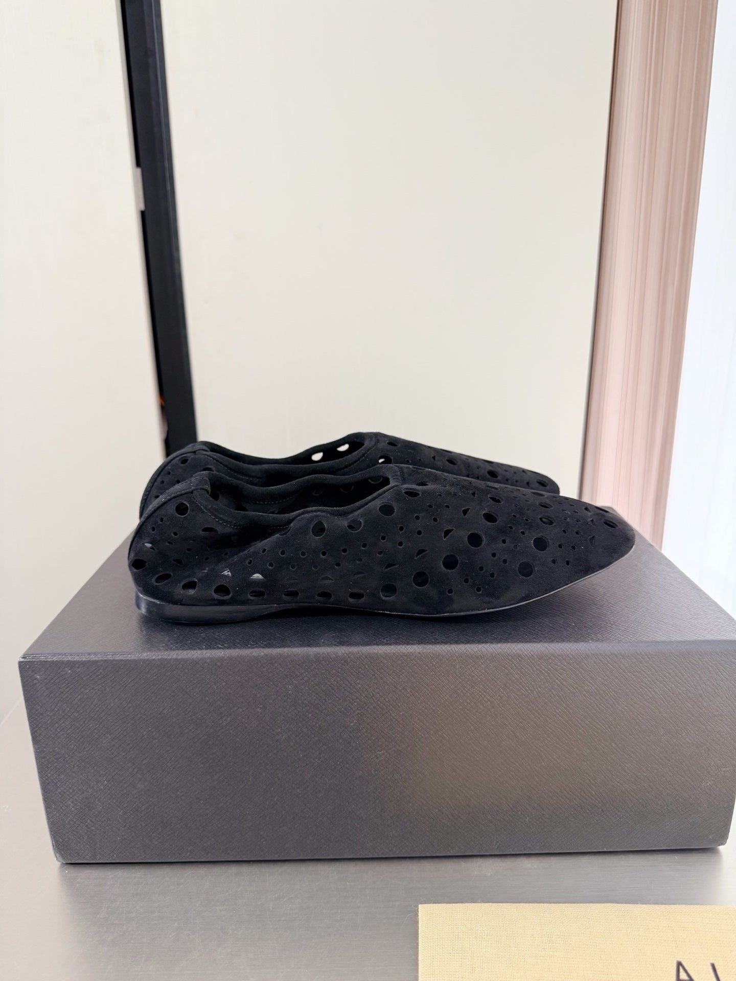 Alaia 2026 Ballerina Flats Perforated Suede 784611