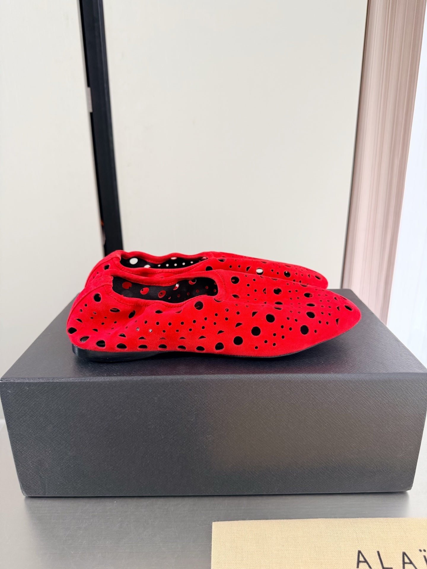 Alaia 2026 Ballerina Flats Perforated Suede 784611