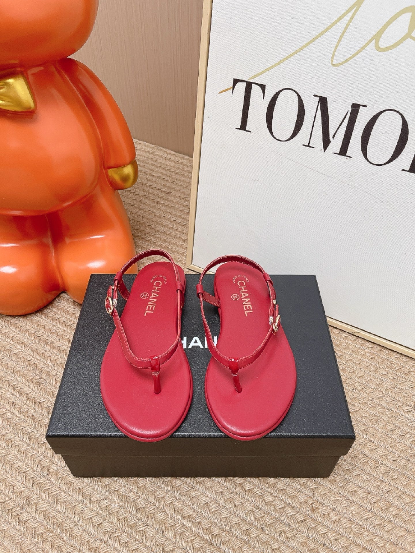 Chanel 2026 Flat Toe-Flip Sandals Sheepskin 855362
