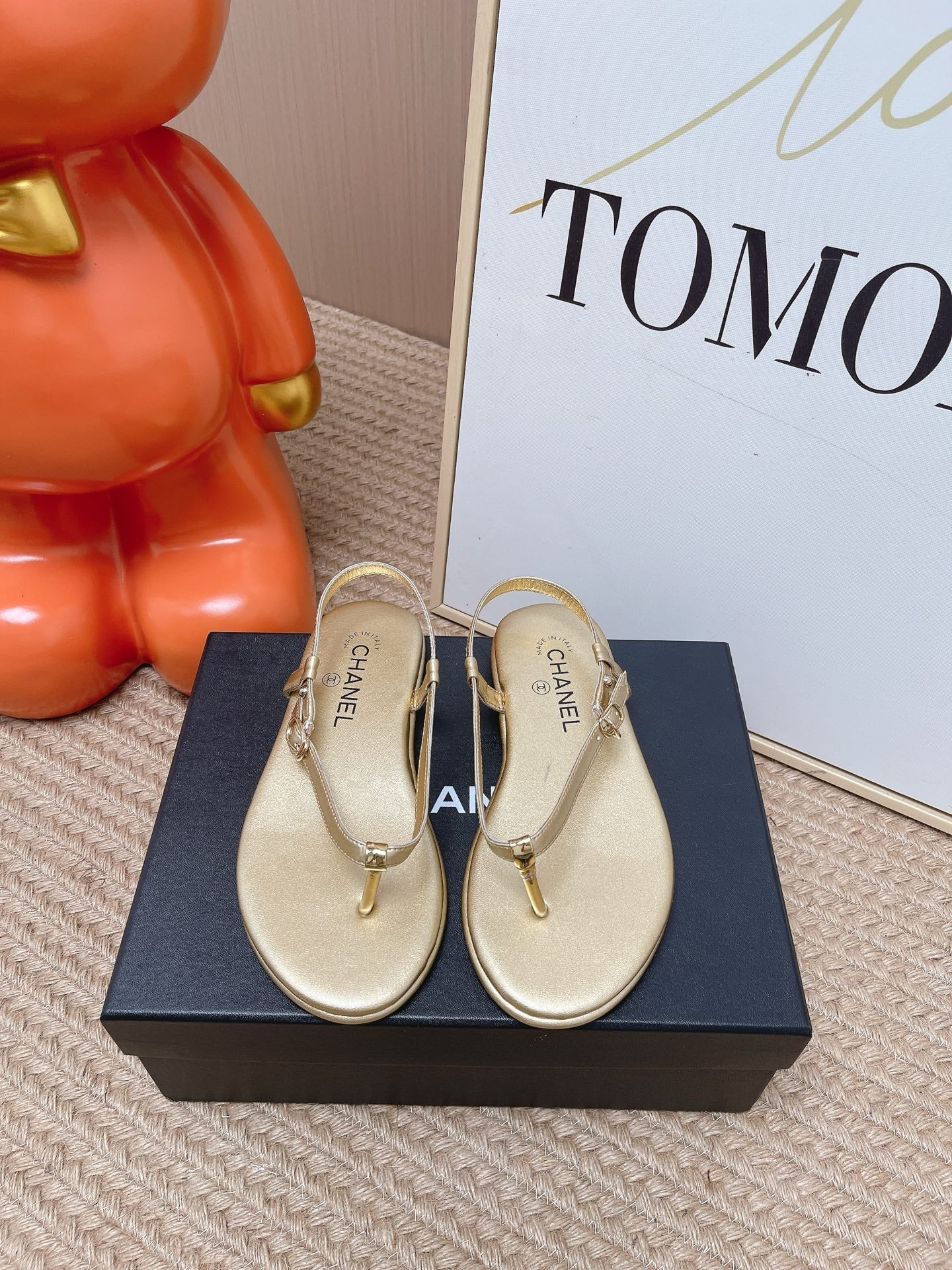 Chanel 2026 Flat Toe-Flip Sandals Sheepskin 855362