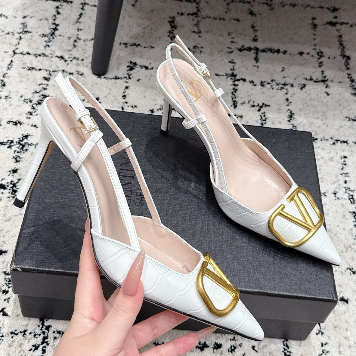 Valentino 2026 VLogo Signature 80mm Slingback Pumps Grained Leather 880648
