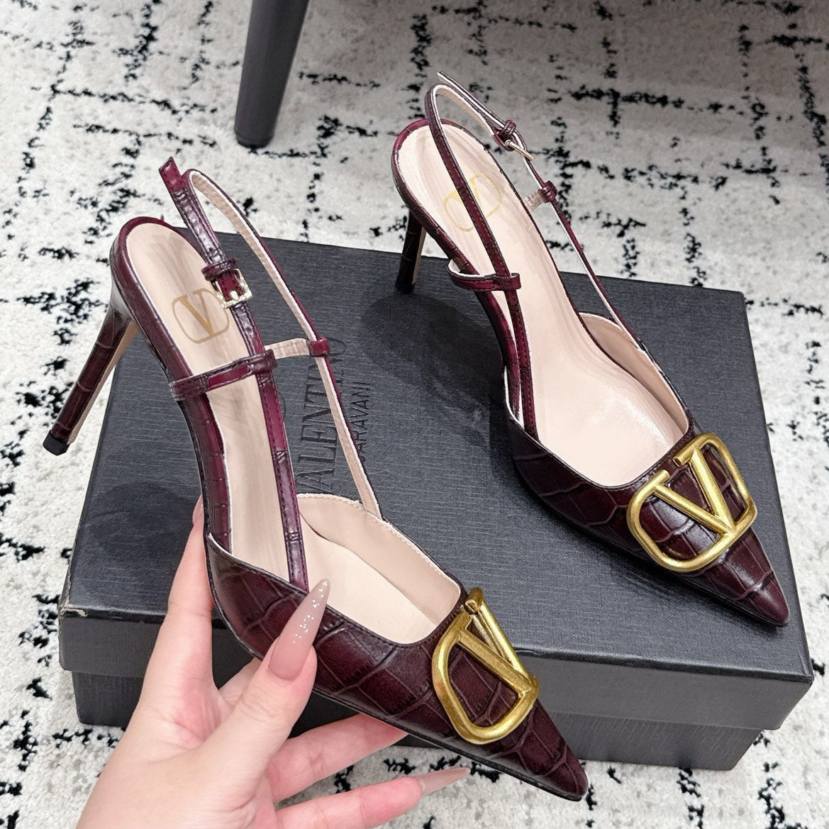 Valentino 2026 VLogo Signature 80mm Slingback Pumps Grained Leather 880648