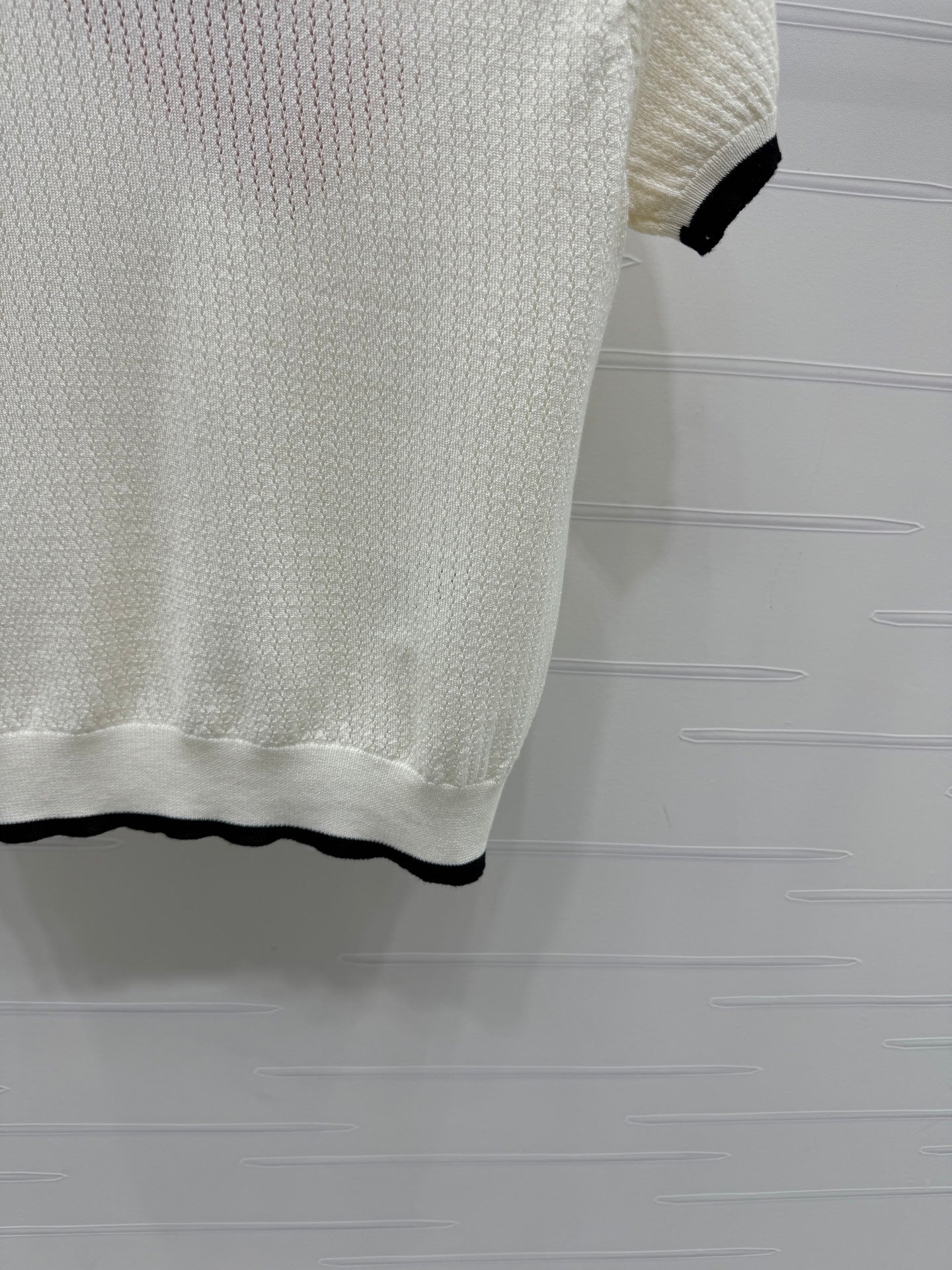 Miumiu 2026 Hollow-out Knitted Collared Short-sleeved Top Wool 385409