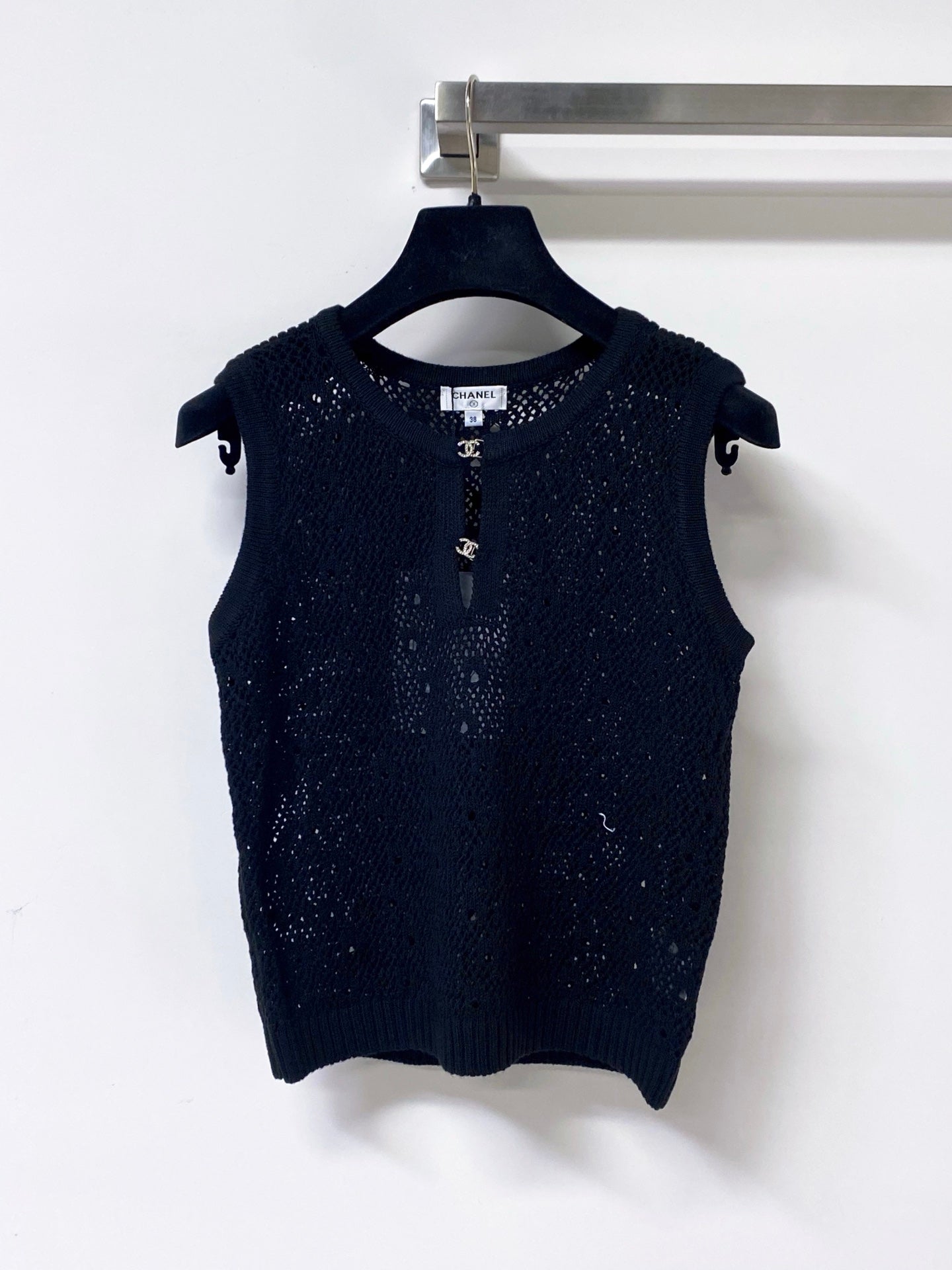 Chanel 2026 Sleeveless Crochet Knit Vest Logo Buttons 449832