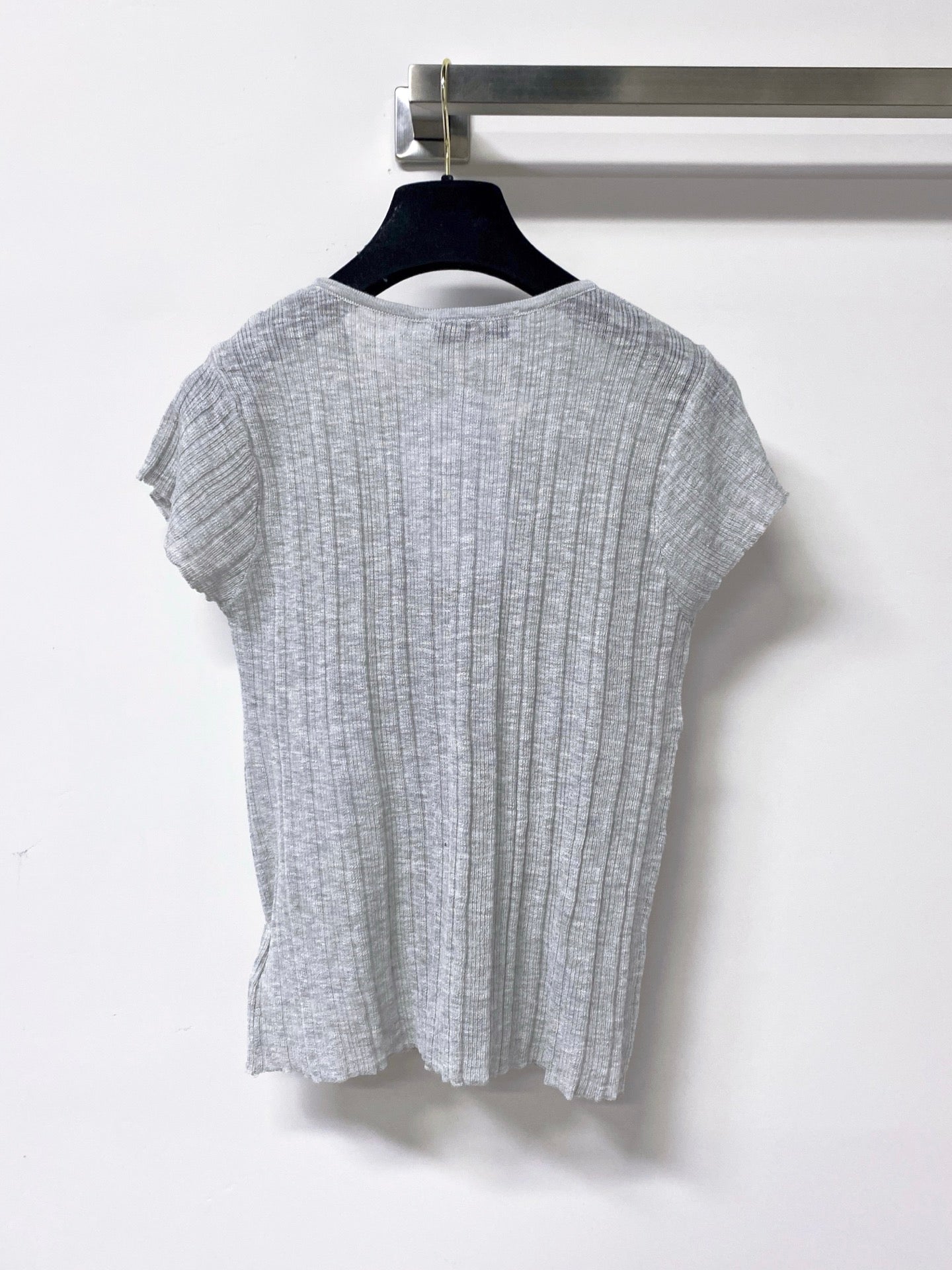 Dior 2026 Short-Sleeve T-Shirt V-neck Top Subtle Front Twist Detail Tencel 487973