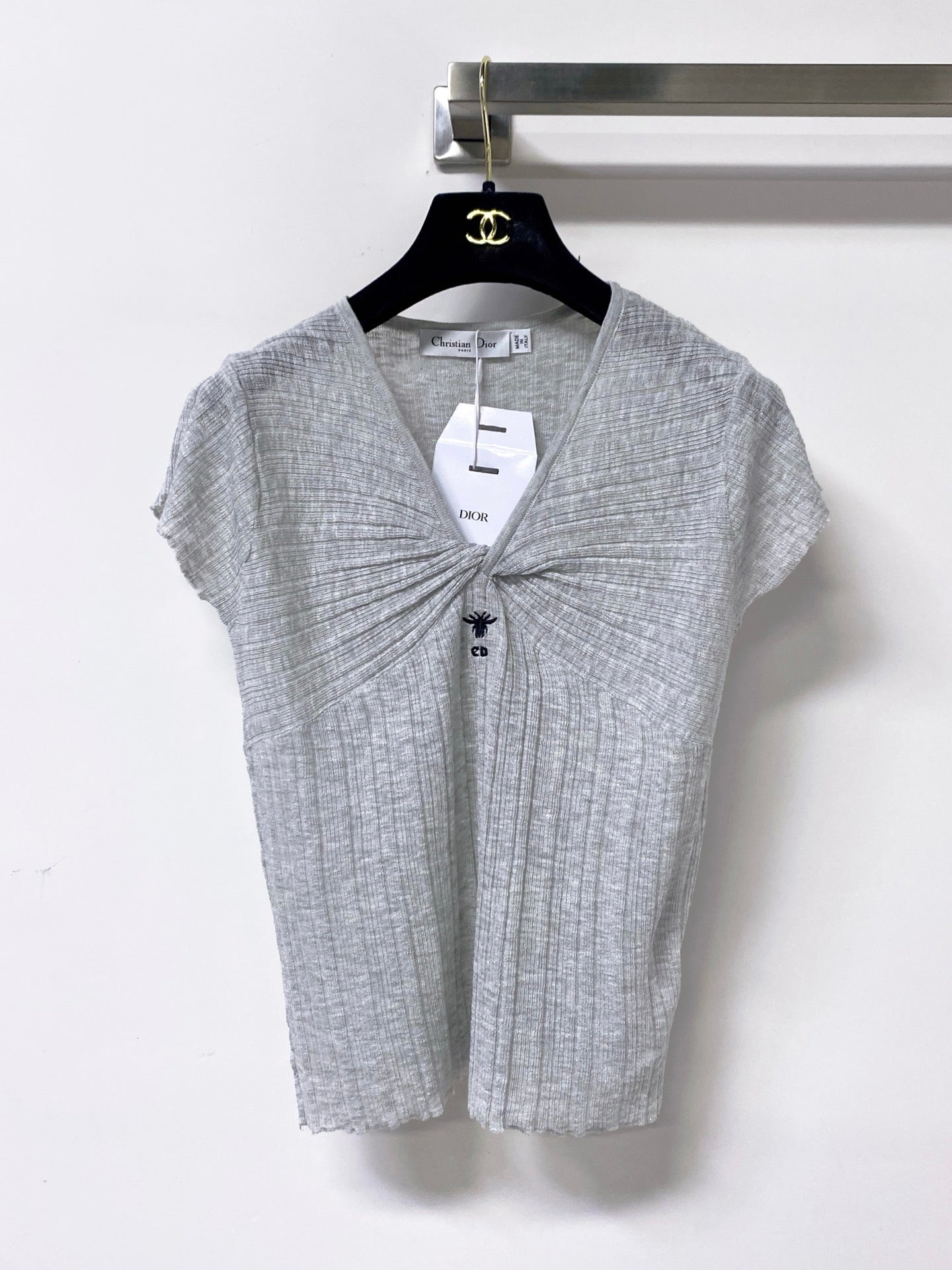 Dior 2026 Short-Sleeve T-Shirt V-neck Top Subtle Front Twist Detail Tencel 487973