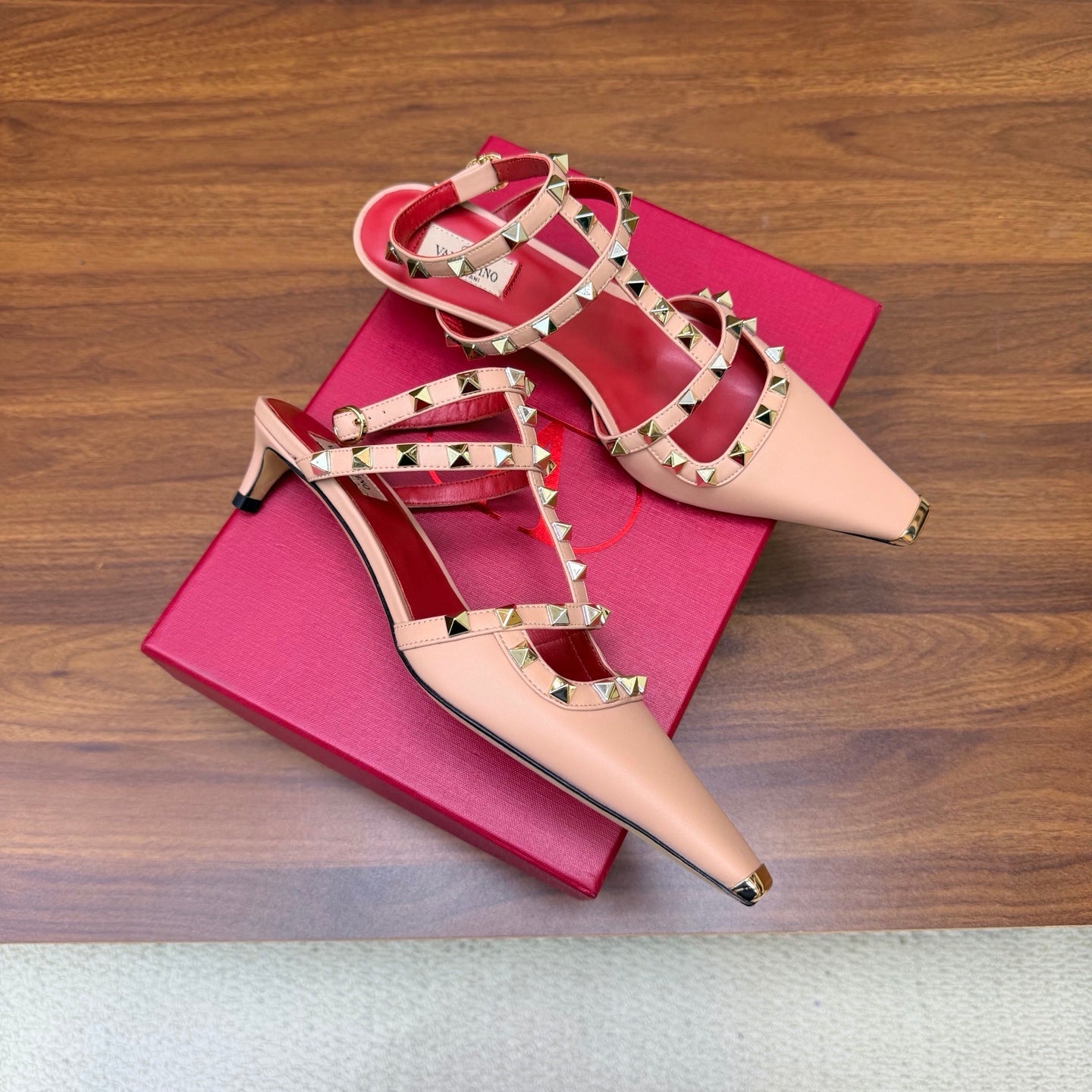 Valentino 2026 Rockstud Ankle Strap Pumps 40mm Strass Calfskin 871032