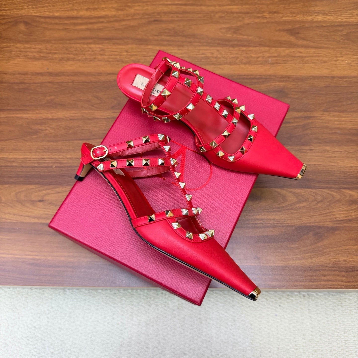 Valentino 2026 Rockstud Ankle Strap Pumps 40mm Strass Calfskin 871032
