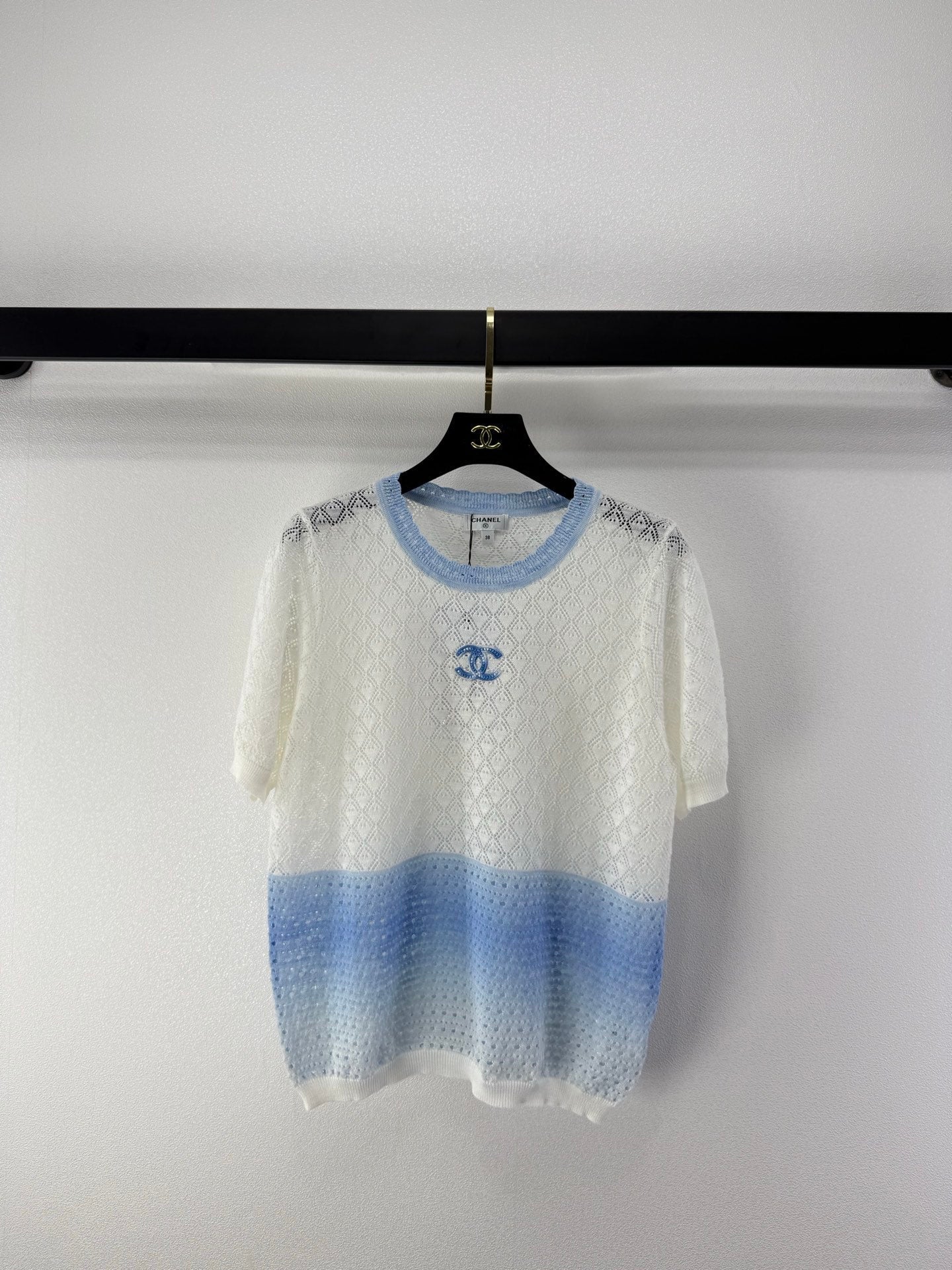 Chanel 2026 Gradient Color Hollowed-out Short Sleeve Tencel 395516