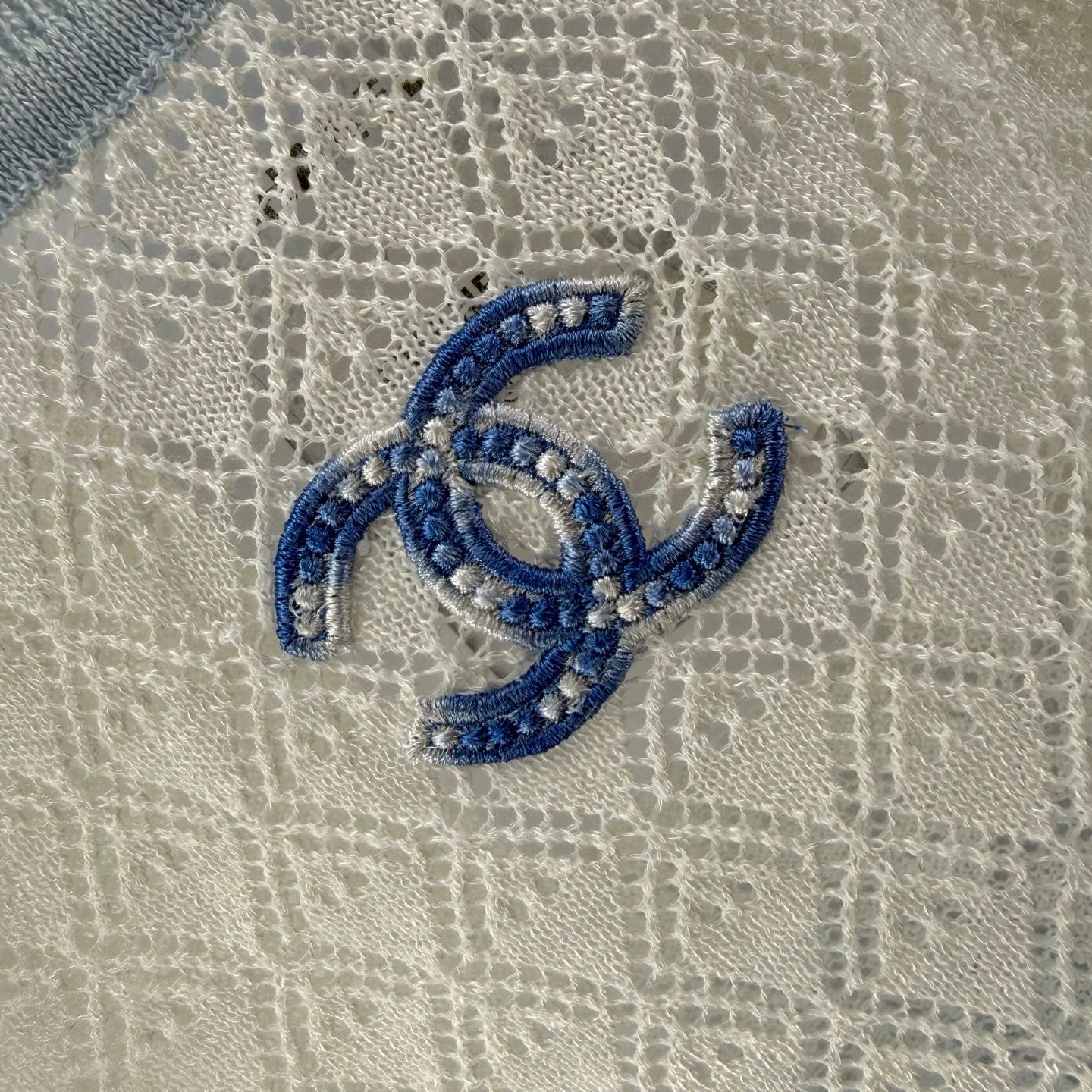Chanel 2026 Gradient Color Hollowed-out Vest Tencel 395493