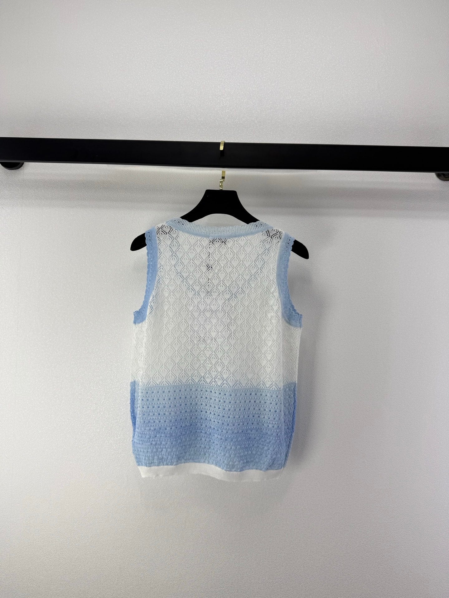 Chanel 2026 Gradient Color Hollowed-out Vest Tencel 395493