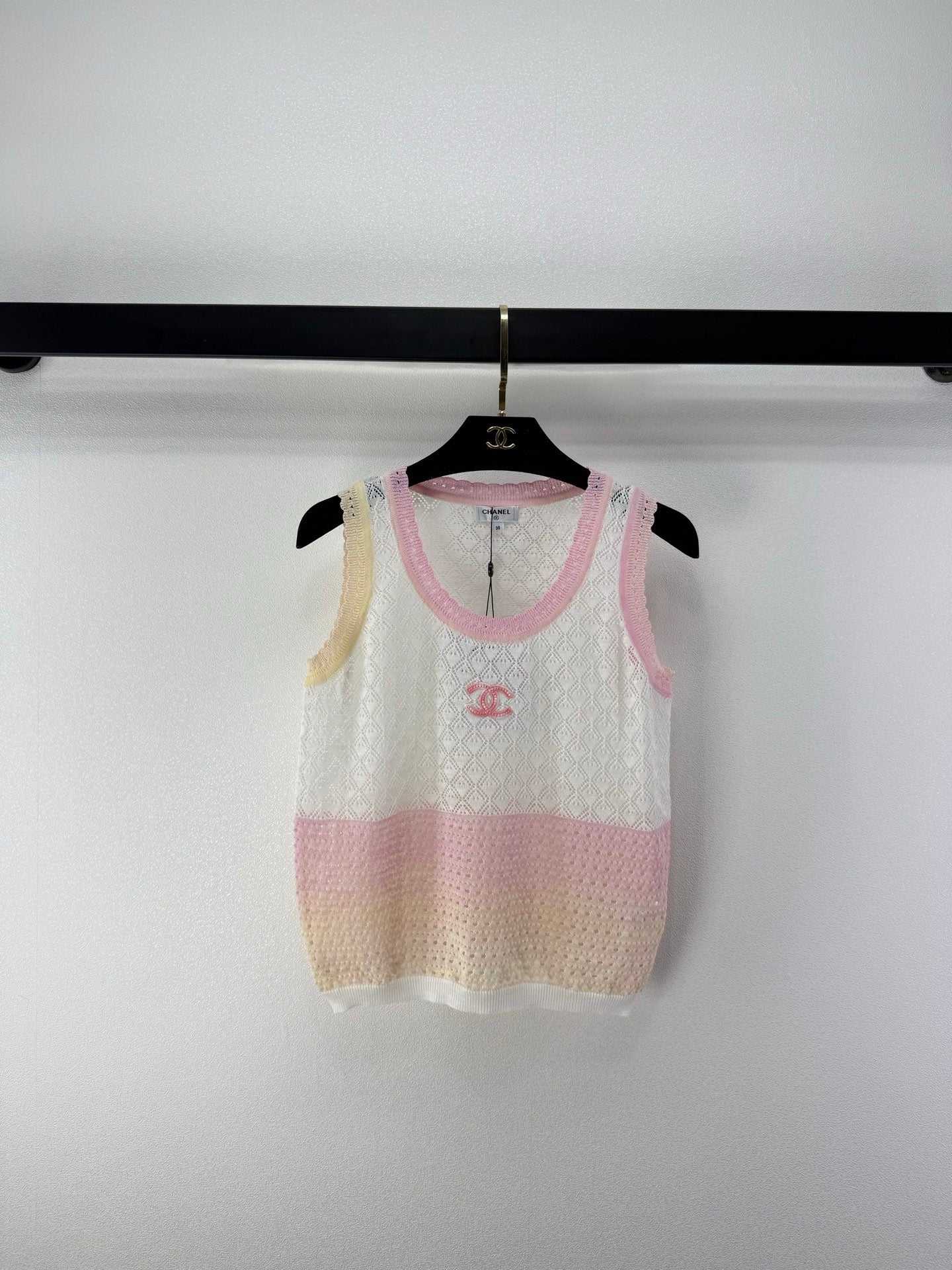 Chanel 2026 Gradient Color Hollowed-out Vest Tencel 395493