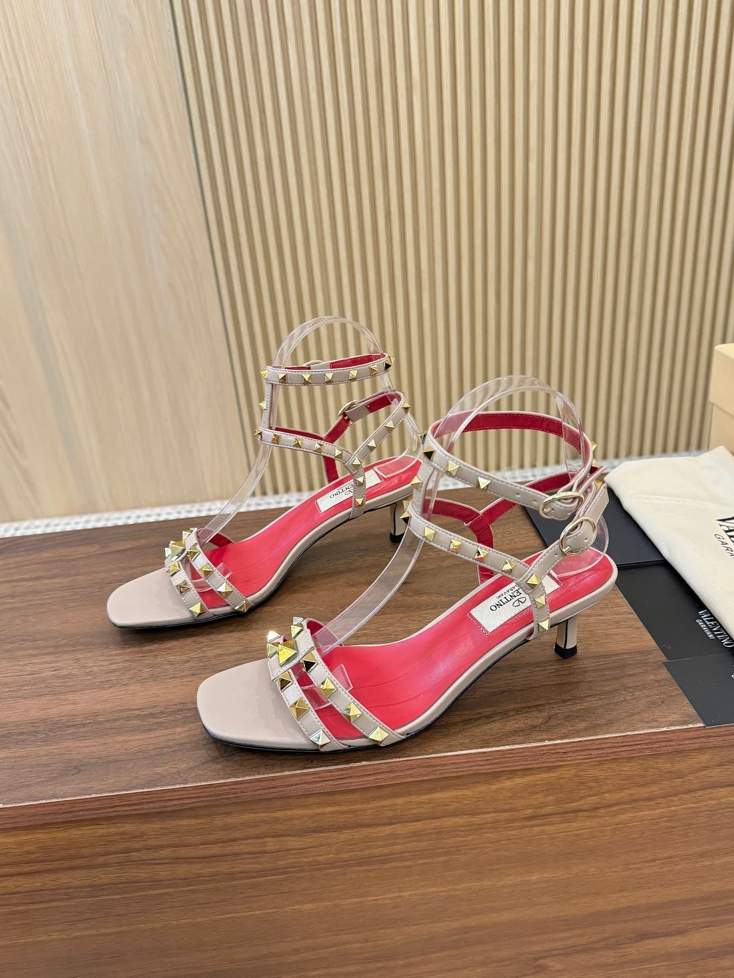 Valentino Garavani Rockstud Caged Calfskin 40mm Sandals 863342