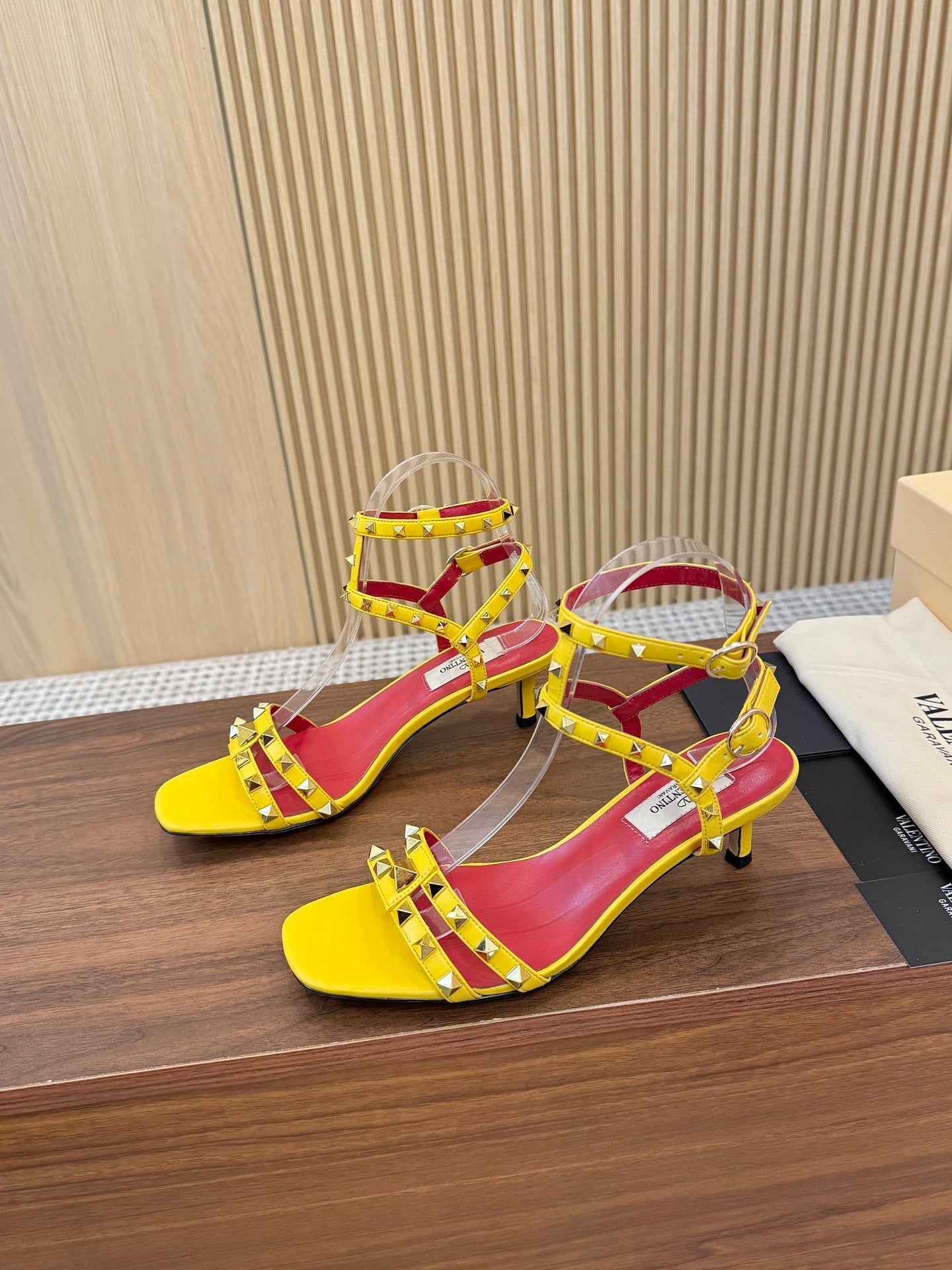 Valentino Garavani Rockstud Caged Calfskin 40mm Sandals 863342