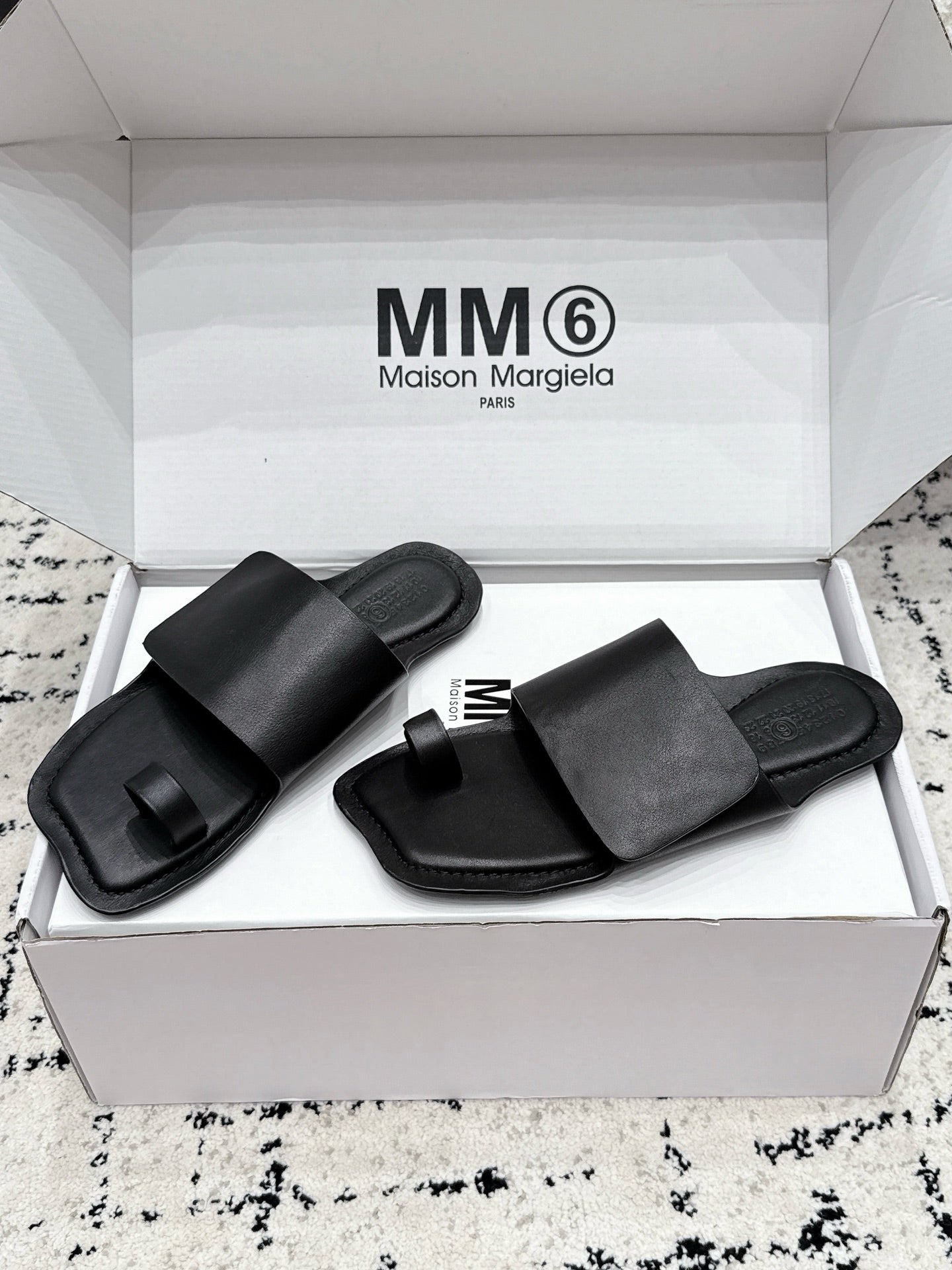 Maison Margiela 2026 Square Toe Slipper Cowhide 924864