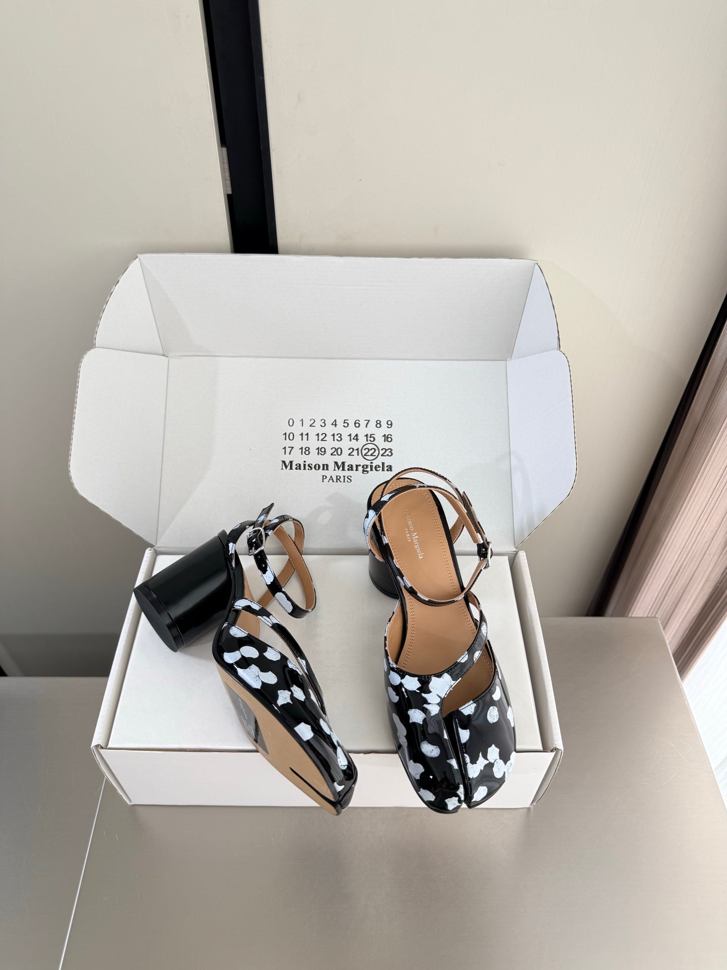 Maison Margiela 2026 Open-Toe Sandals Leather 929716