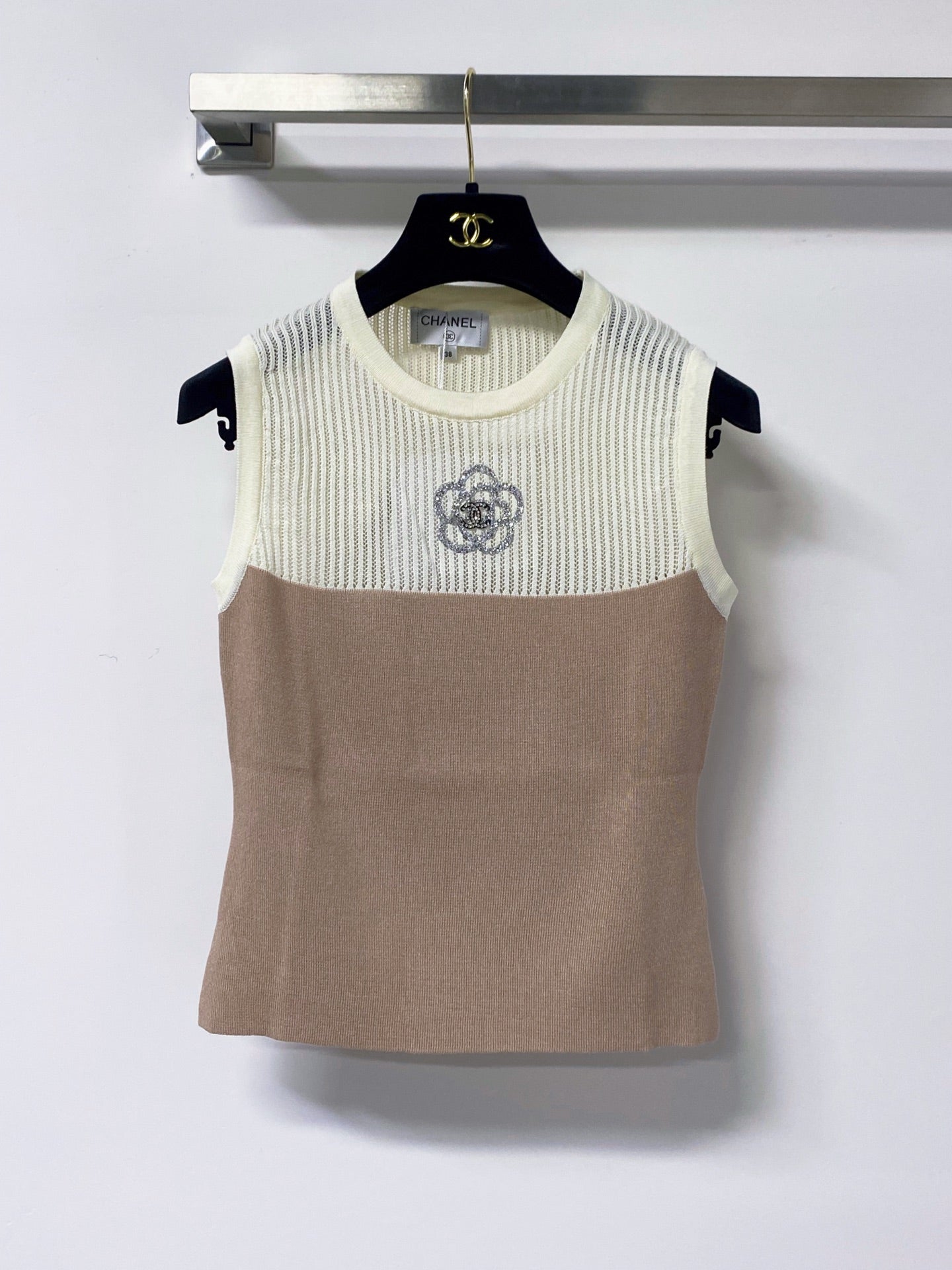 Chanel 2026 Flower Two-tone Vest Wool 695932