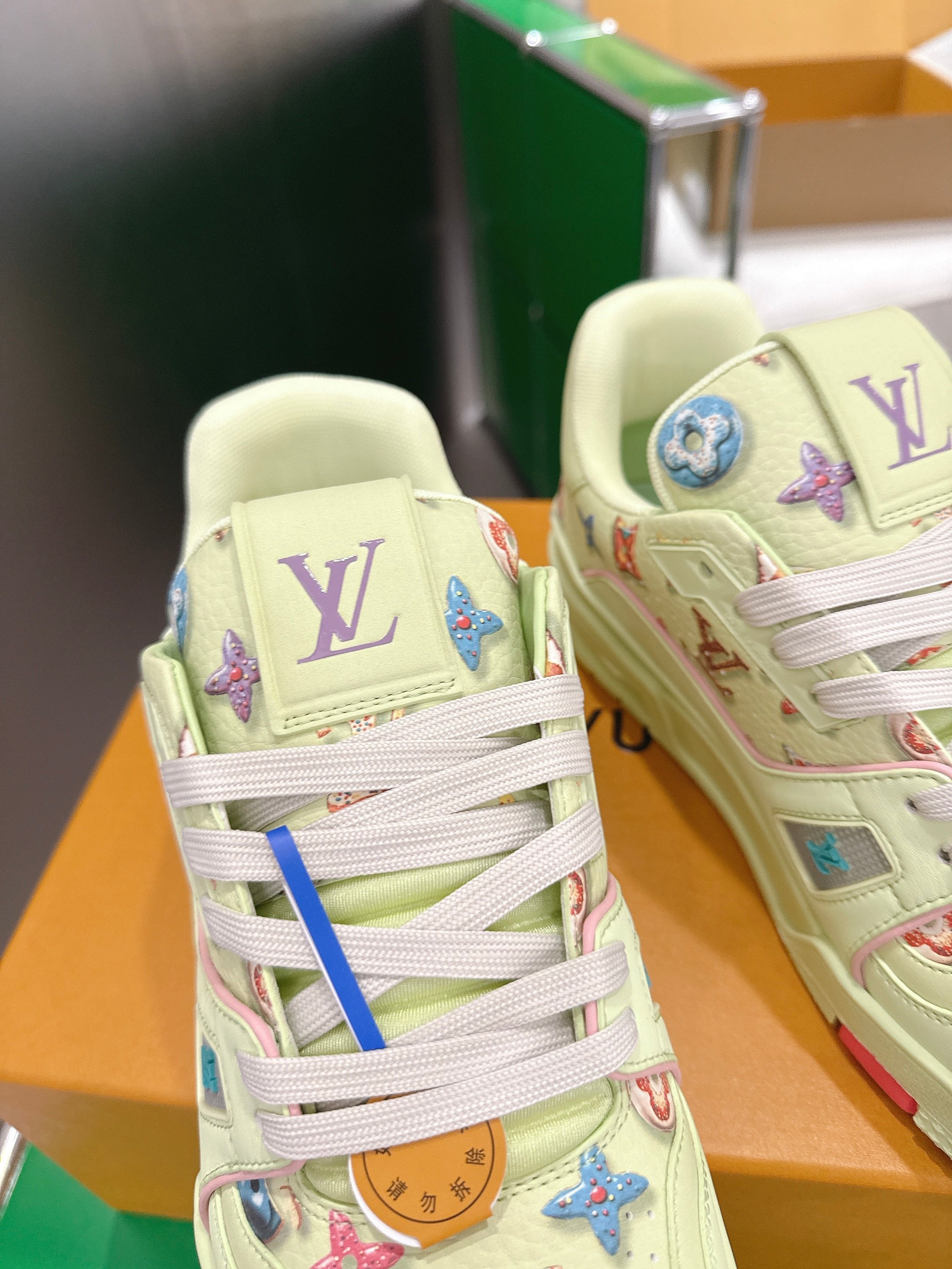 LV 26ss Trainer Sneakers Lime Pastel Colorful Cowhide 632144