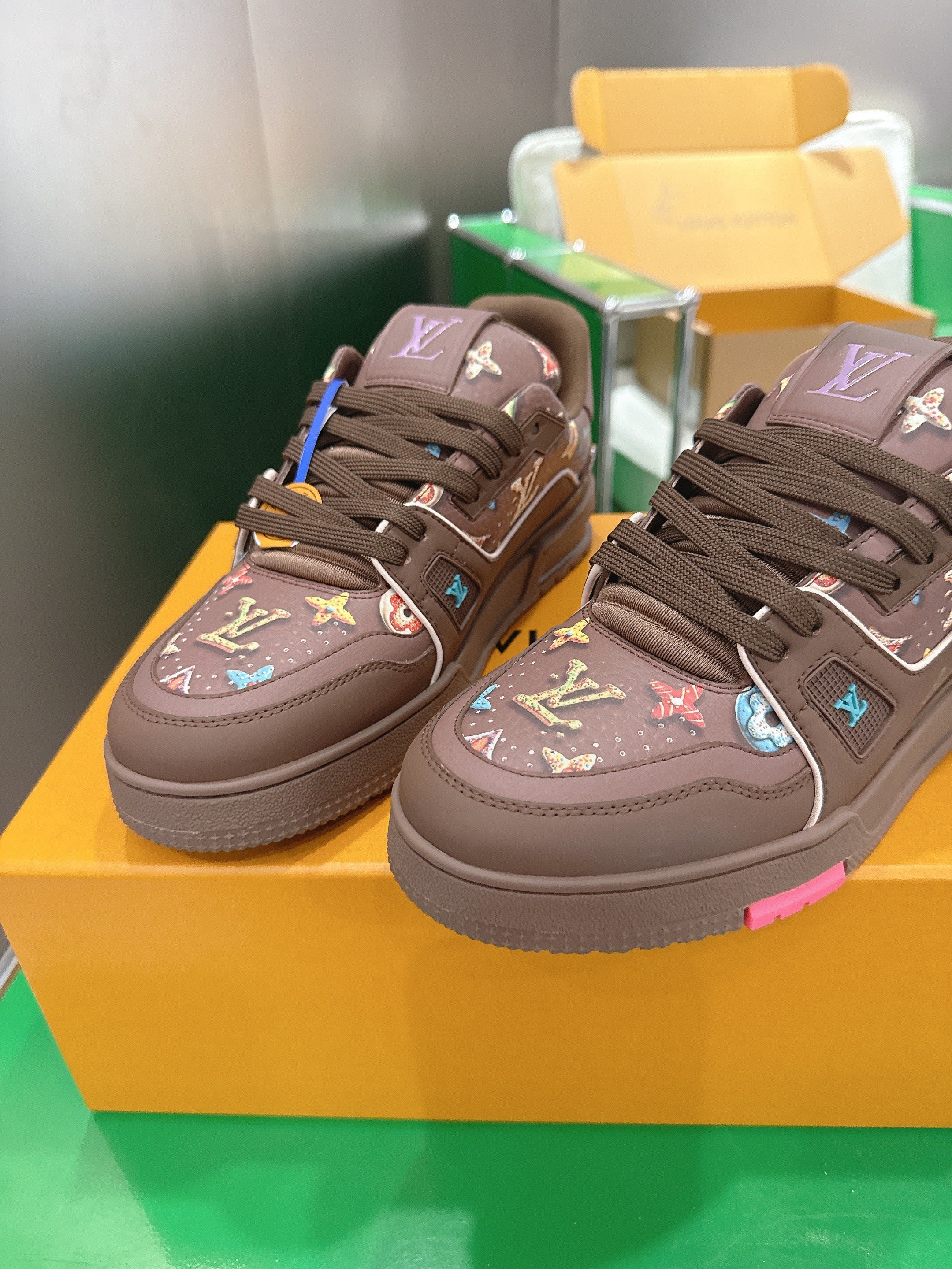LV 26ss Trainer Sneakers Brown Colorful Cowhide 632145