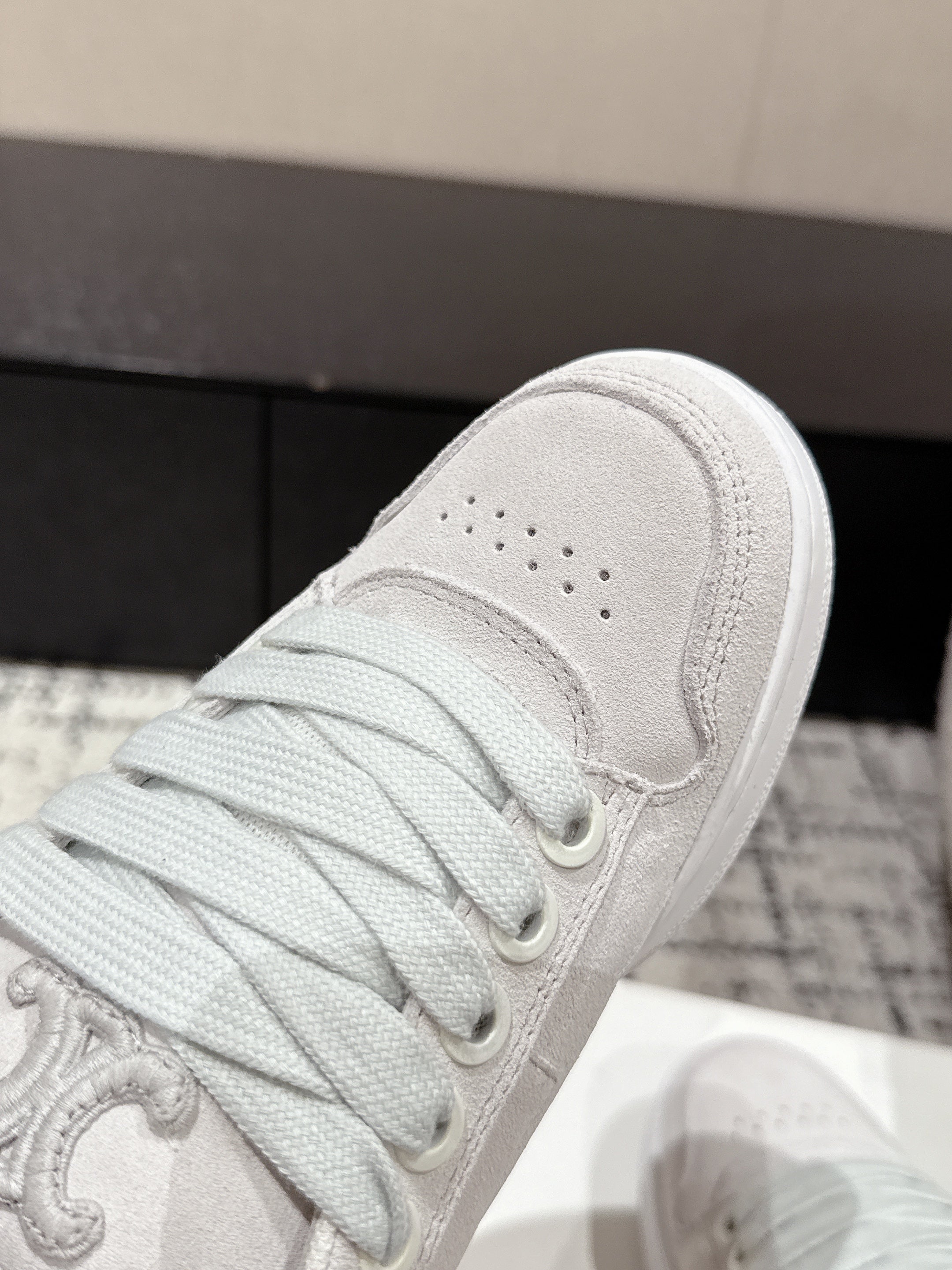 CELINE 25C Huntington Low Top Sneaker White Suede 232344