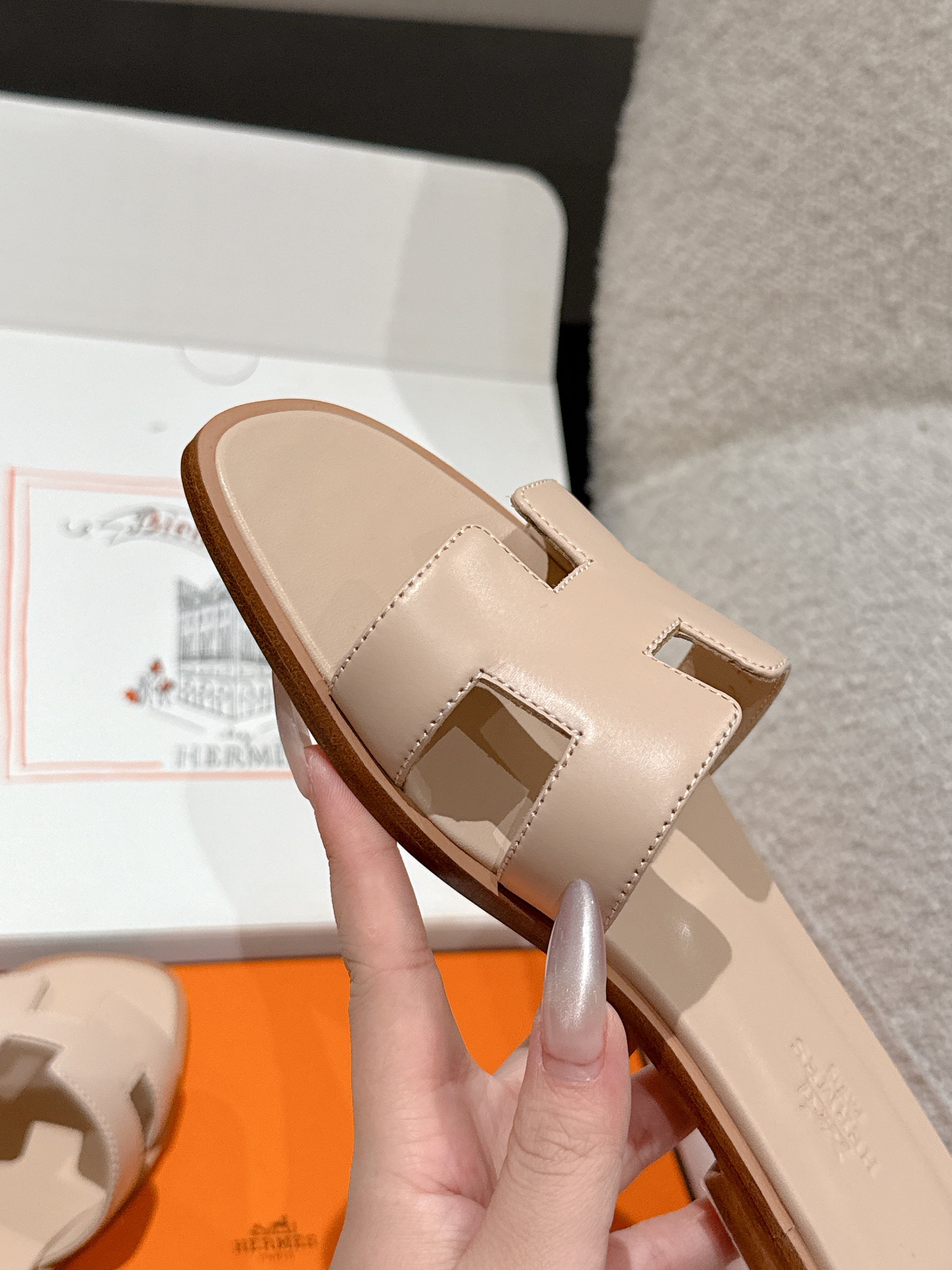HM 25 Oran Sandal Nude Calfskin