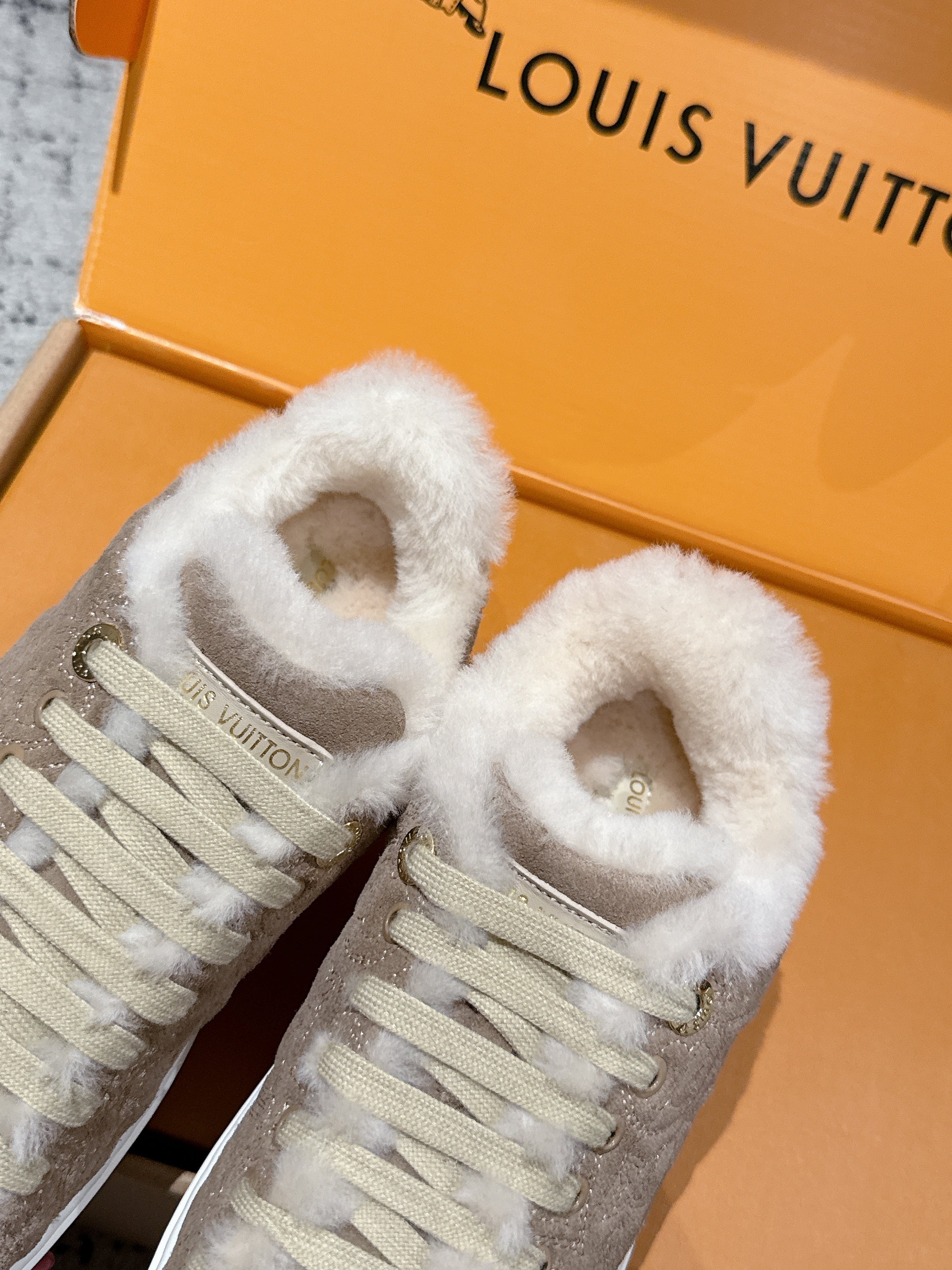 LV 2026 Time Out Sneaker Beige White Suede Wool 595291