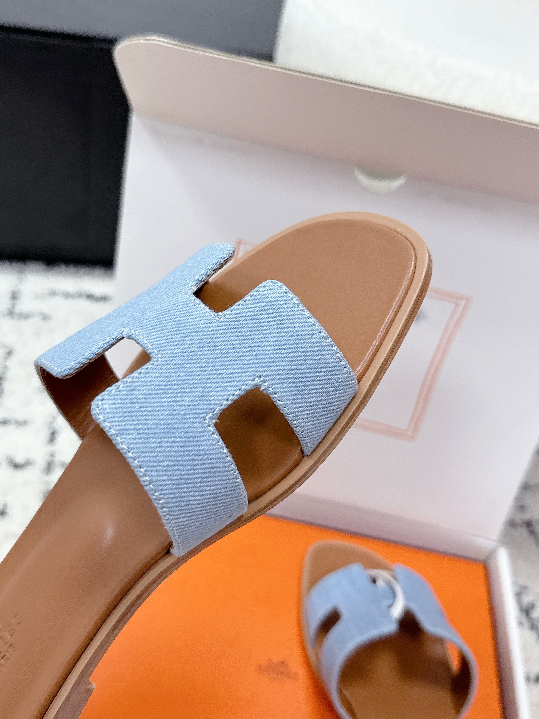 HM 26ss Oran Sandals Light Blue Brown Denim Cowhide 617183